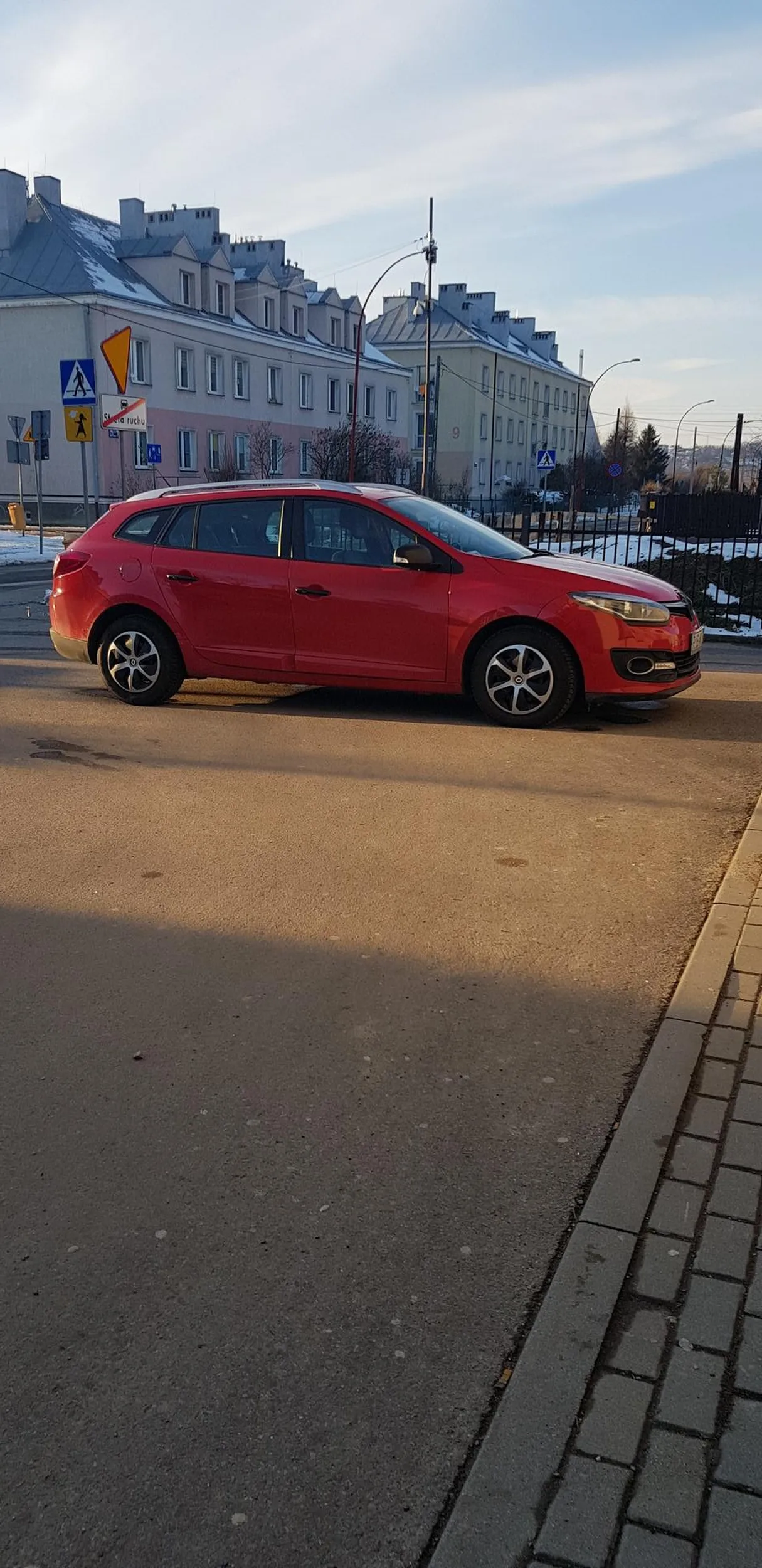 Kierowca nie umie parkowac