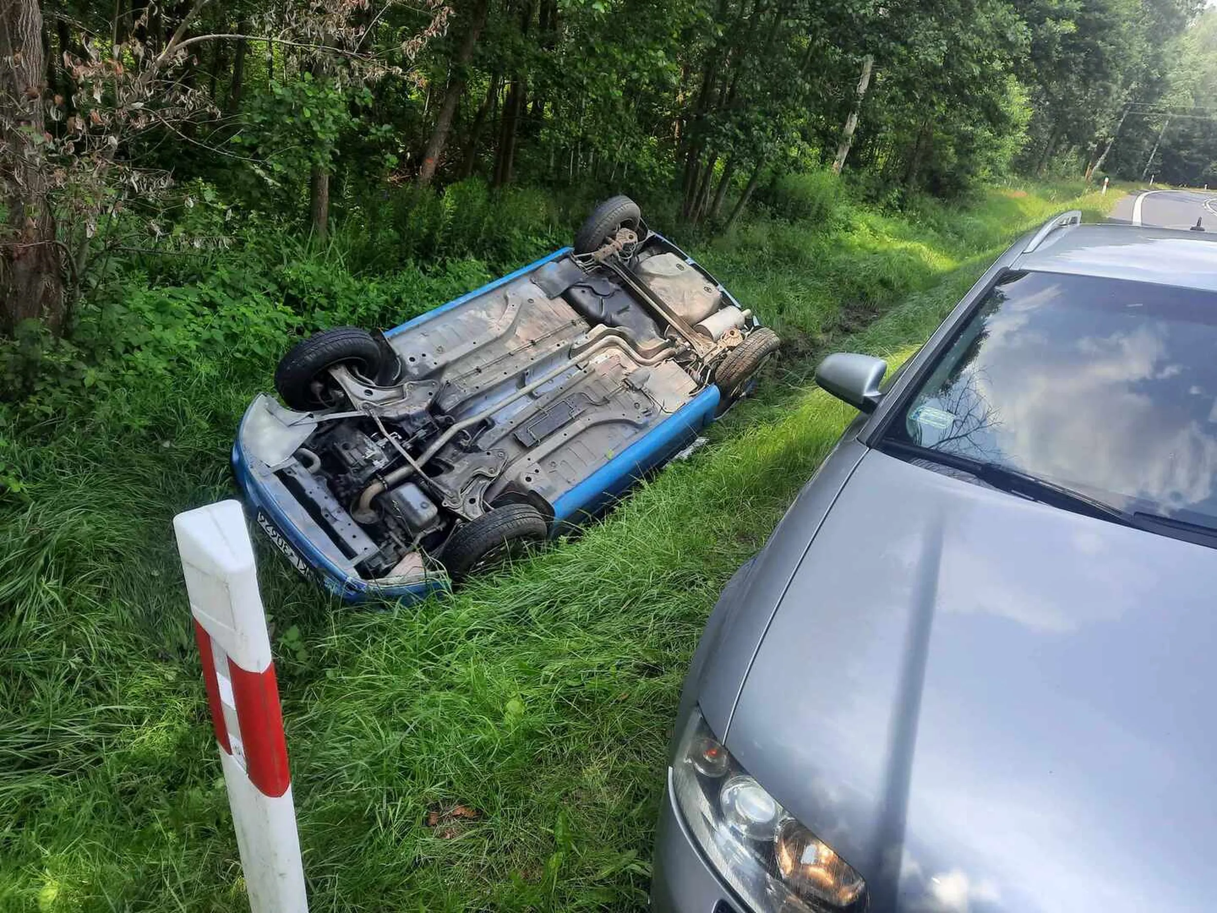 Piękne parkowanie w rowie Polecam 10/10