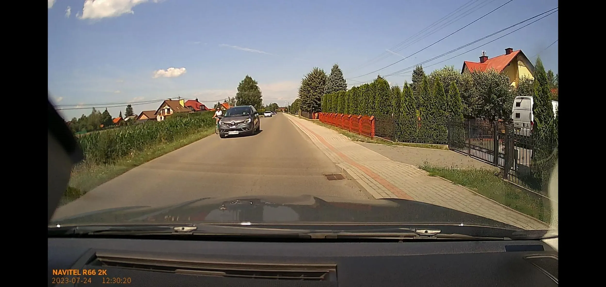 Jak chcesz capie siebie do szpitala wysłać to j*bnij się czołem w ścianę. Będzie mniejsza szkoda dla ogółu. A wyprzedzanie na 3 w zabudowanym pomimo widoczności jak stąd do Paryża w swoim lambo lepiej odpuść.