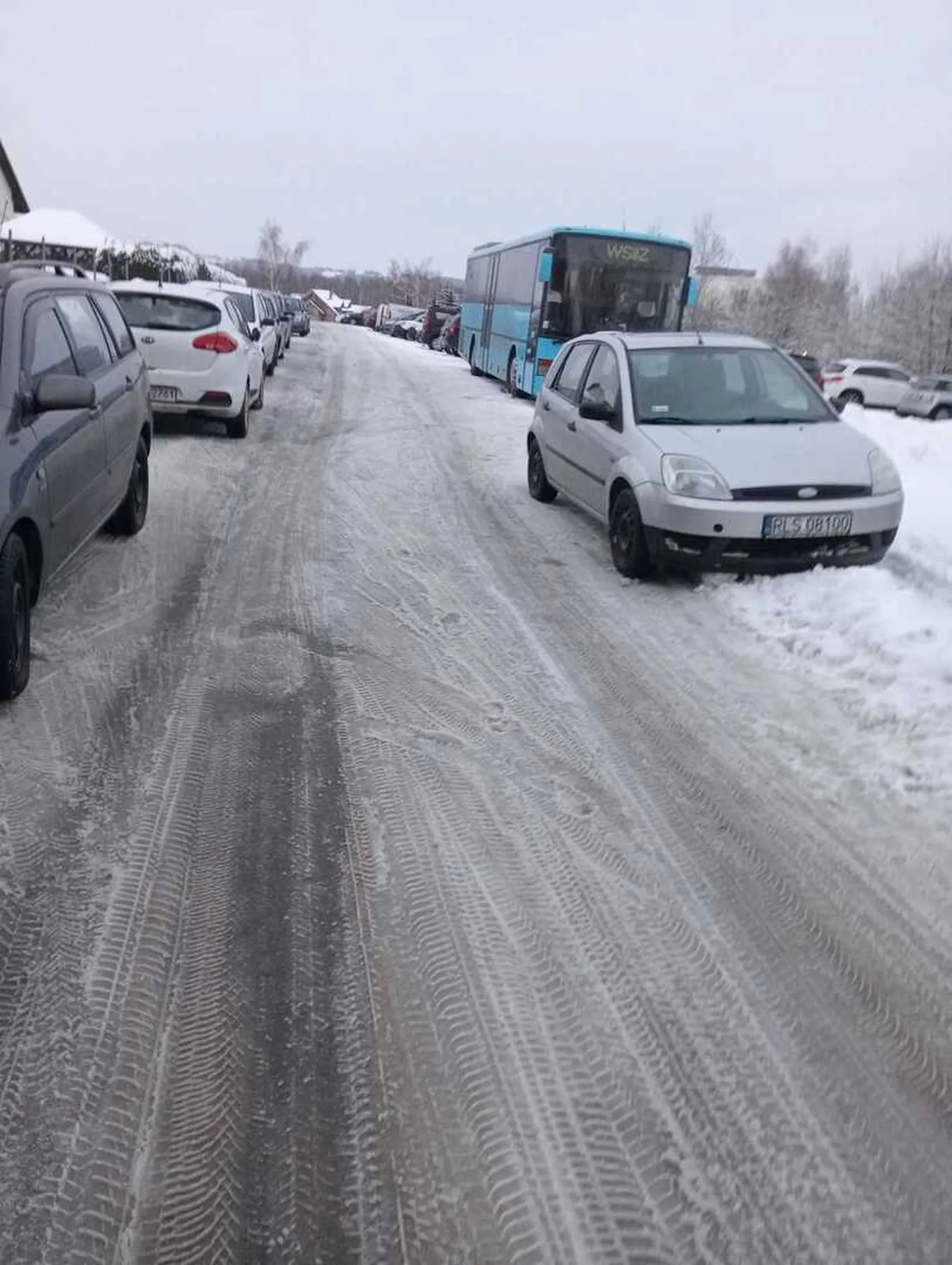 Zastawił wyjazd dla autobusu :3