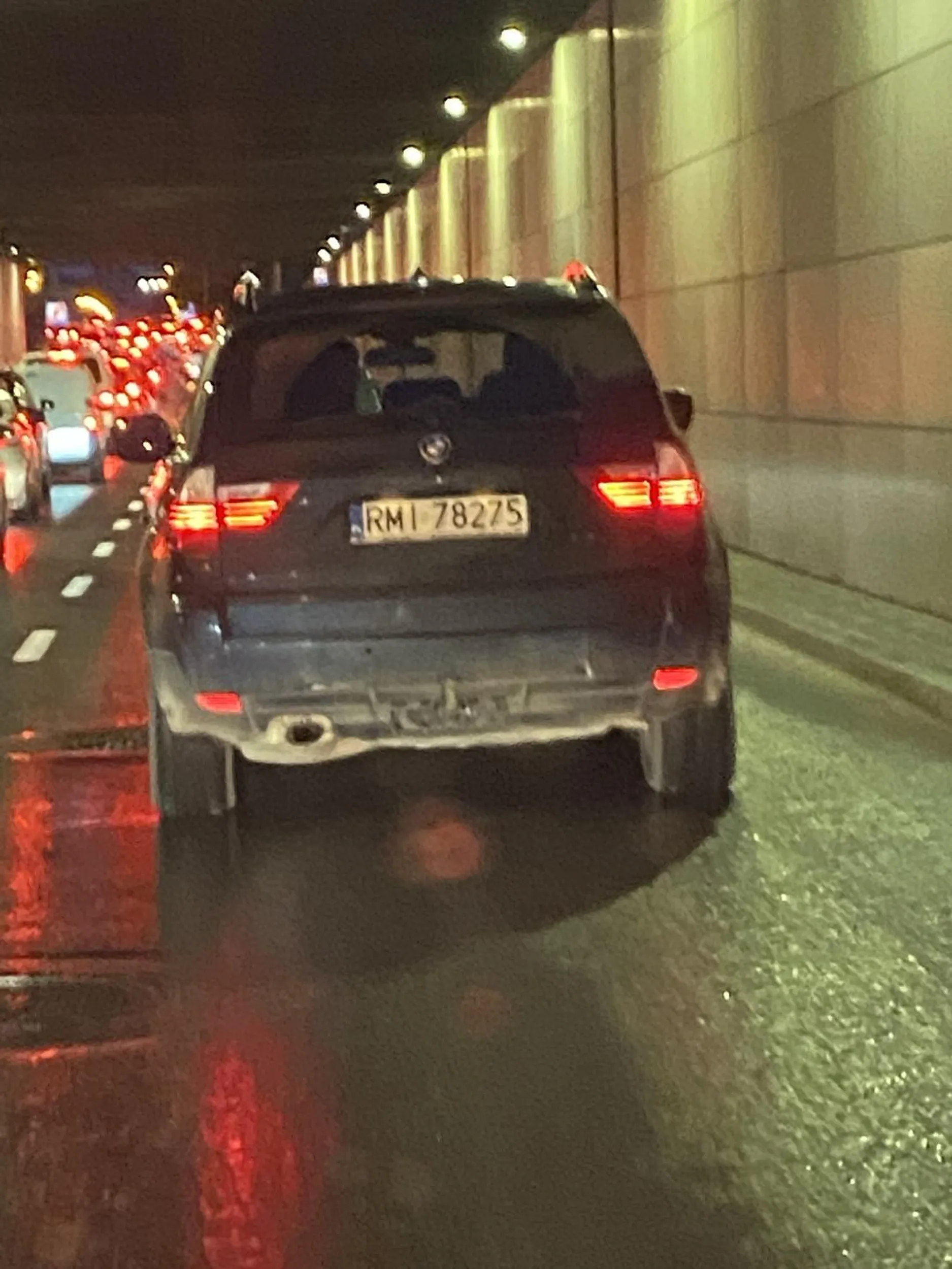 Ewidentnie prawo jazdy w chipsach, dołączanie do pasa ruchu z pasu wyłączonego z ruchu. Wulgaryzmy po nie wpuszczeniu na pas ??‍♀️