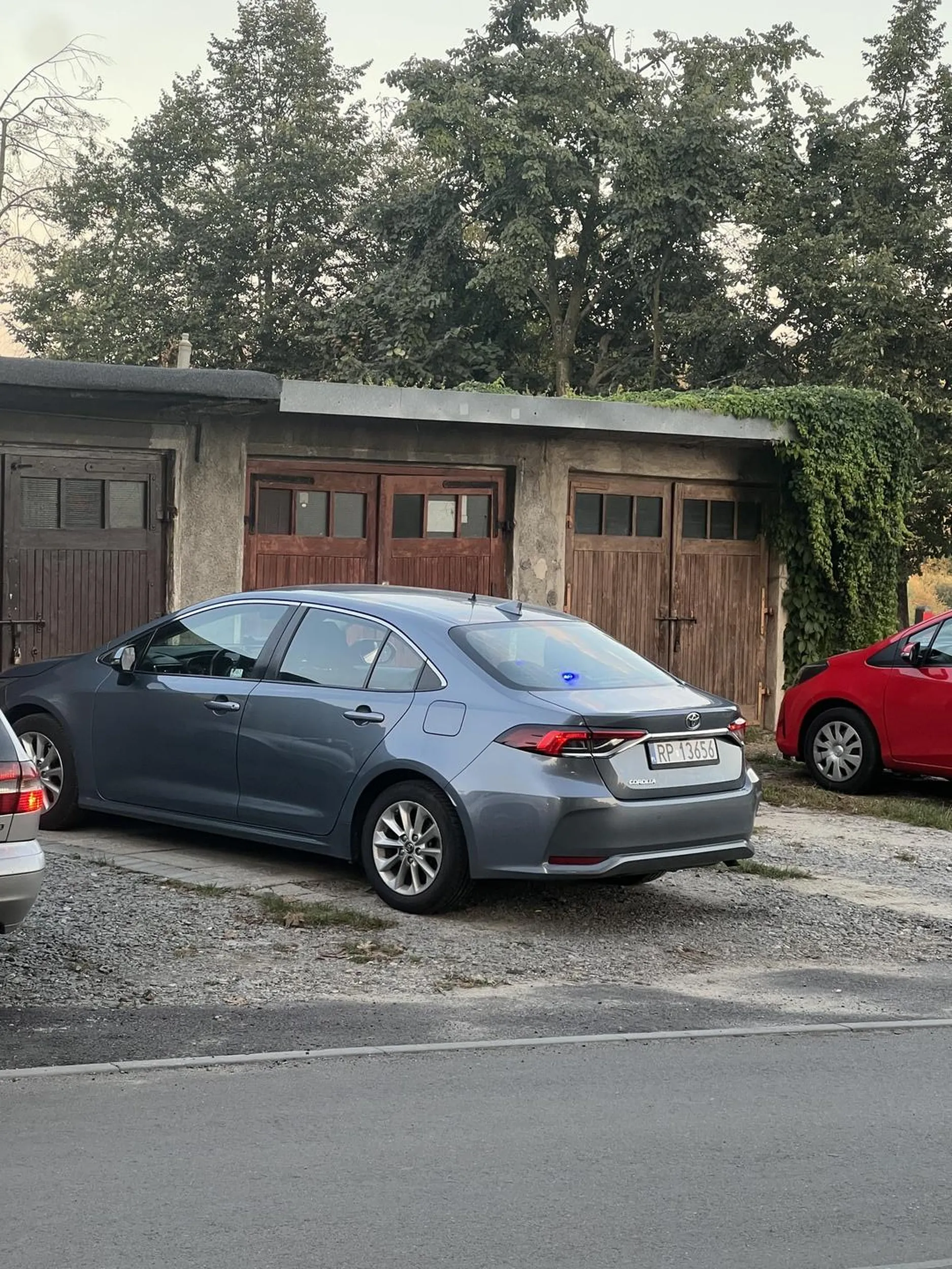 Idioci zaparkowali na moim podjezdzie!!