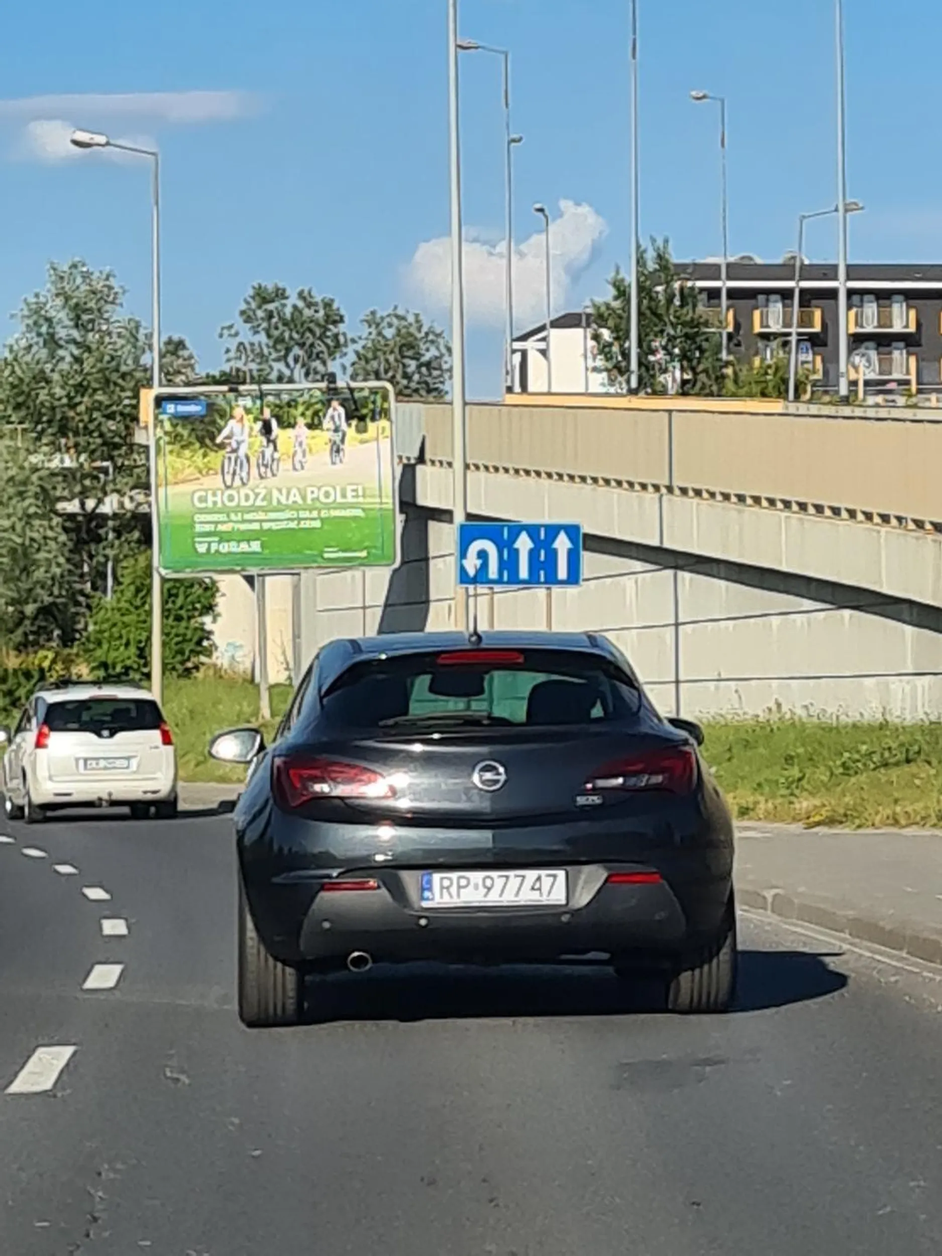 Kierowca wymusza pierwszeństwo