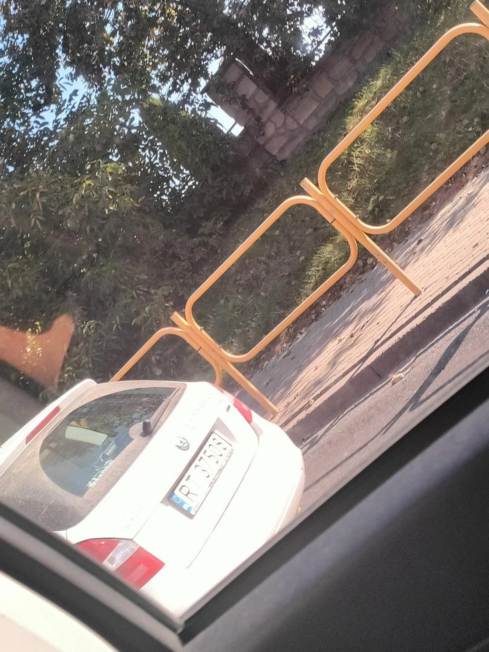 Prawie wjechał w dupę innemu kierowcy (zdjęcia nie mam☹️,)