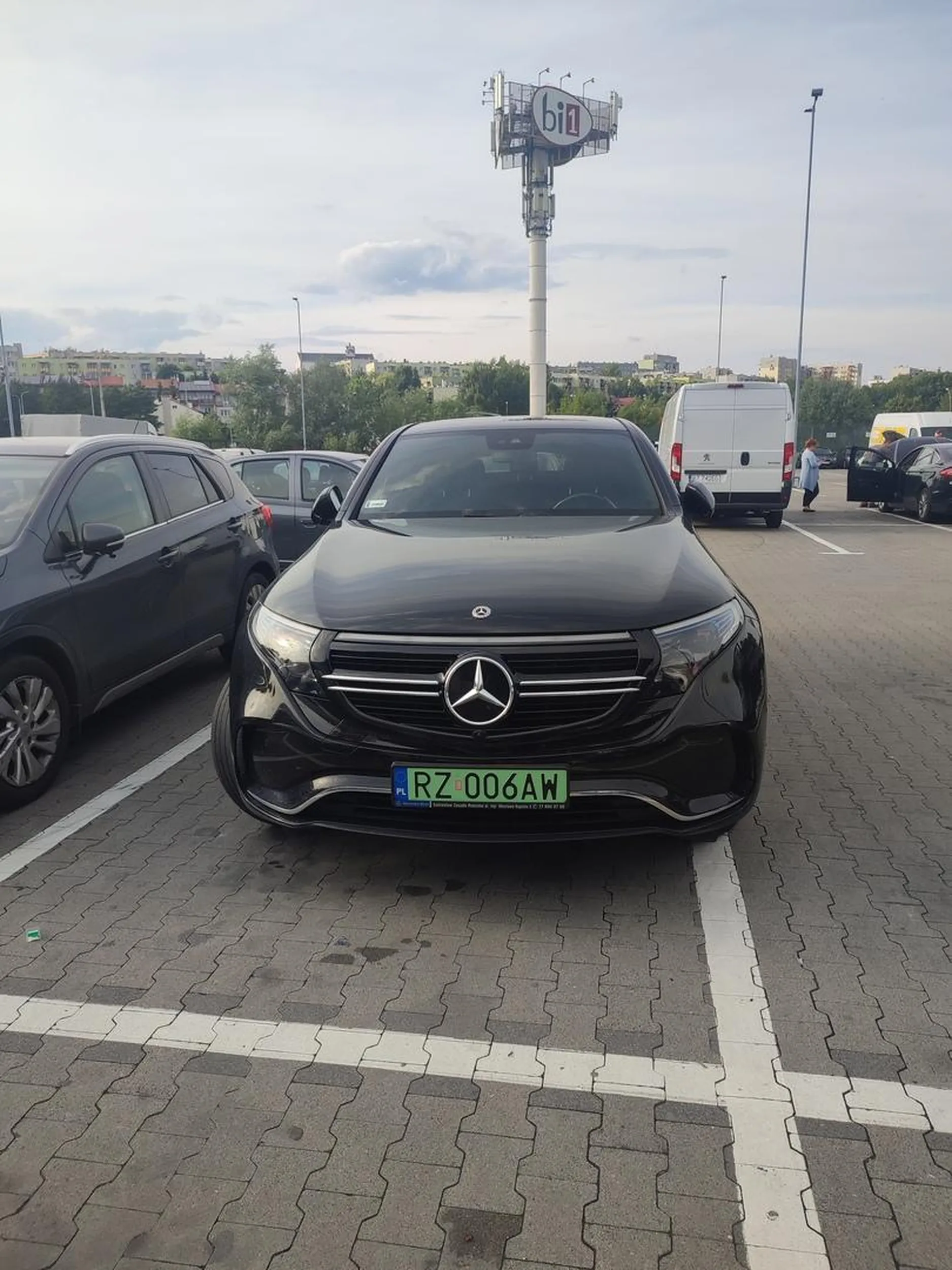 Za małe miejsca parkingowe na ego tego kierowcy