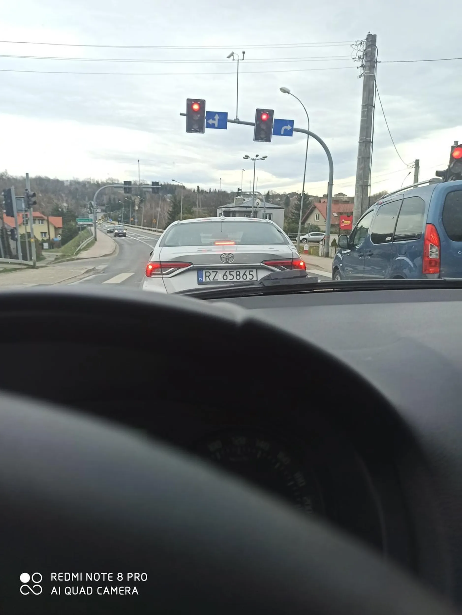 Nieoznakowana Toyota Corolla