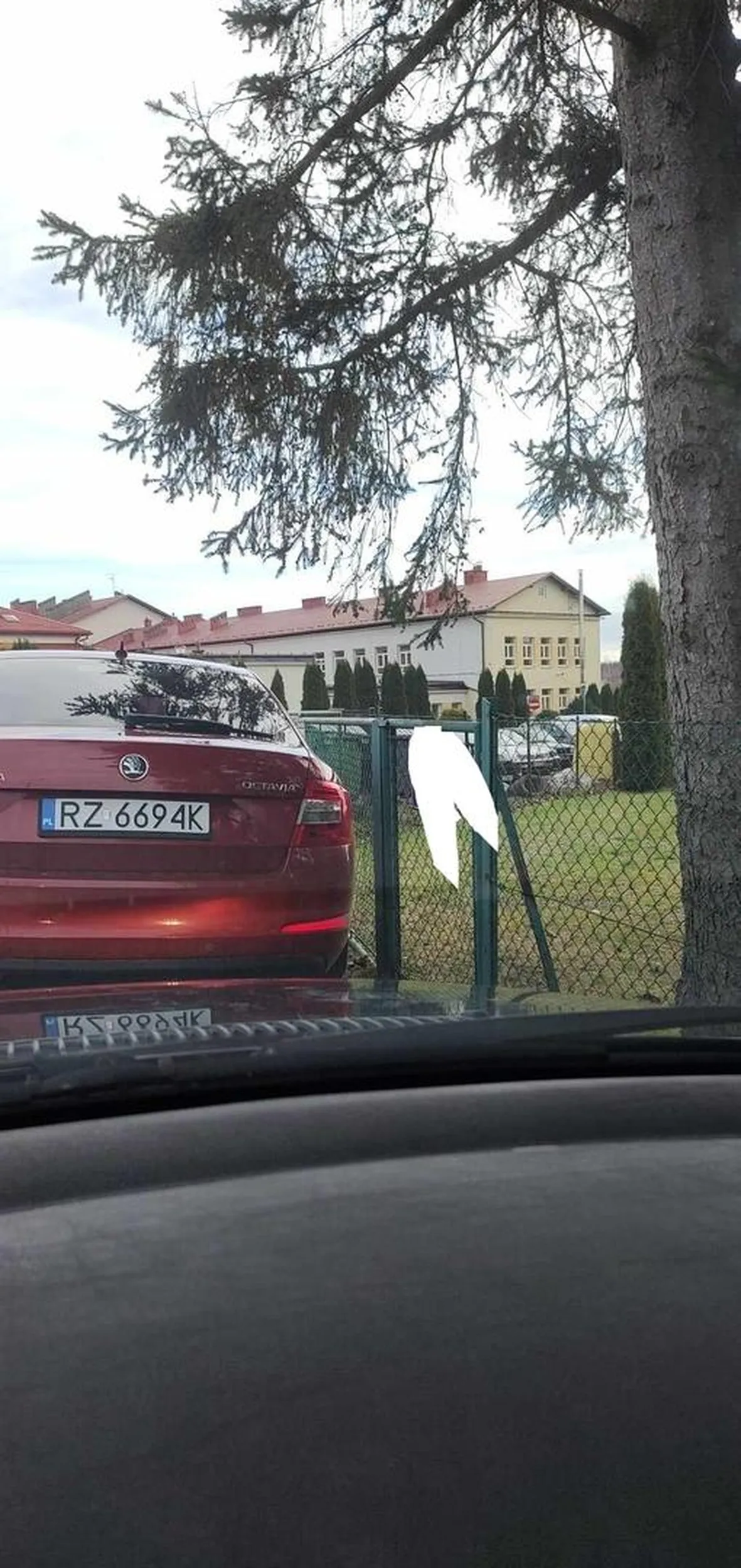 Proszę nauczyć się czytać.