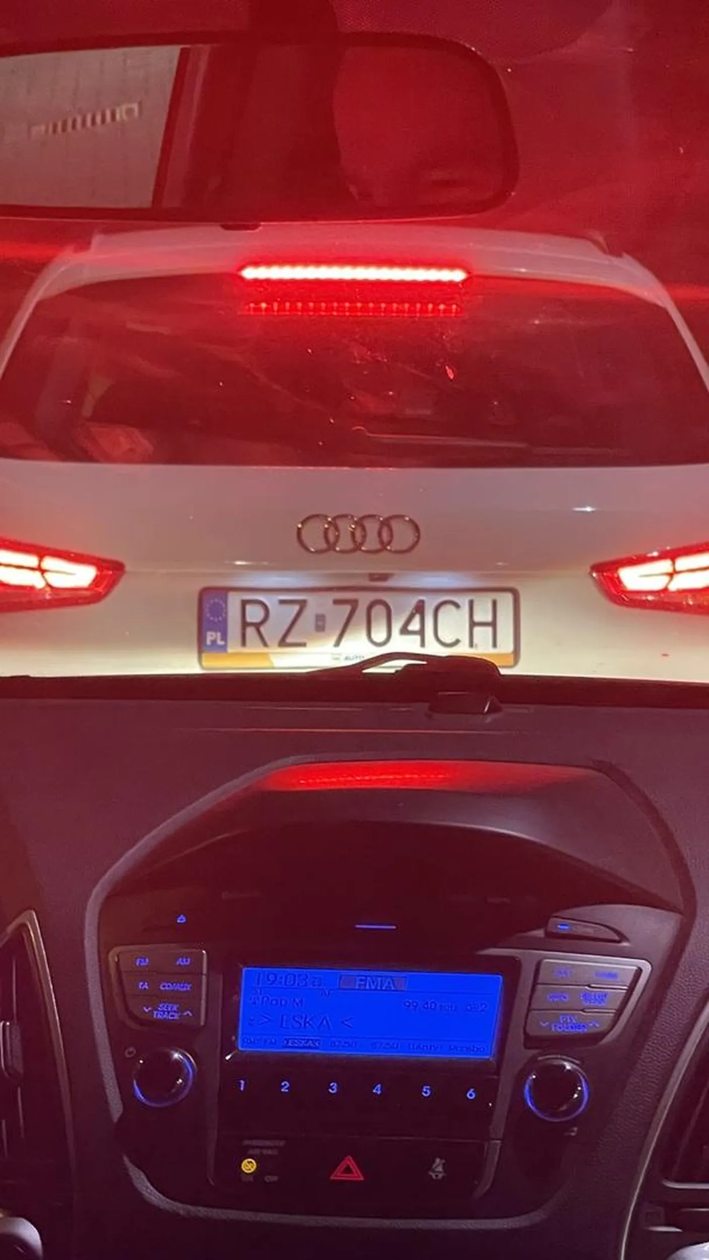 Bardzo Nie miła Pani na stacjji agresywna rzeszów krakowska 15.październik 2023