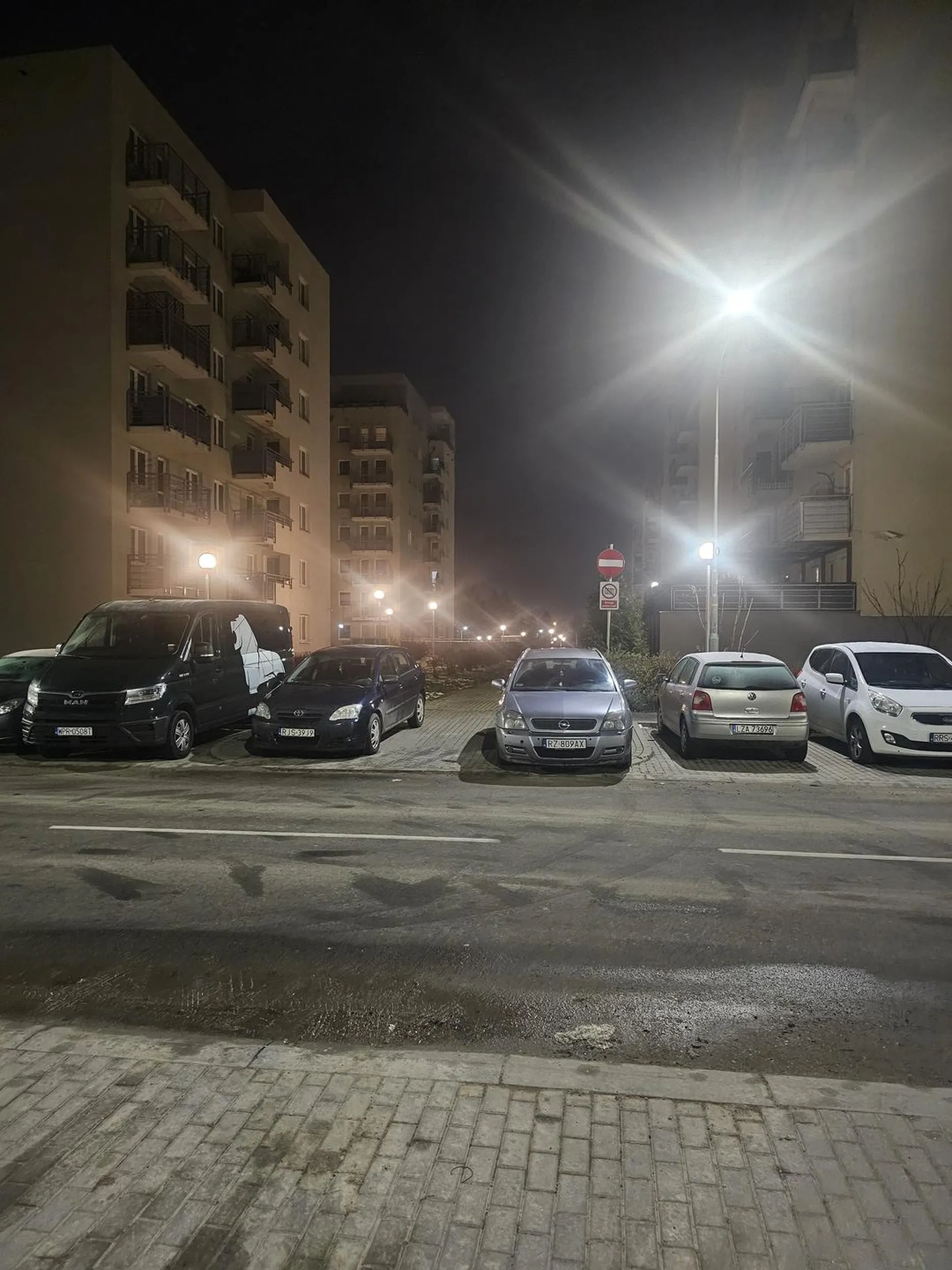 Uwaga! Quiz! Którą dziurką wjedzie straż?