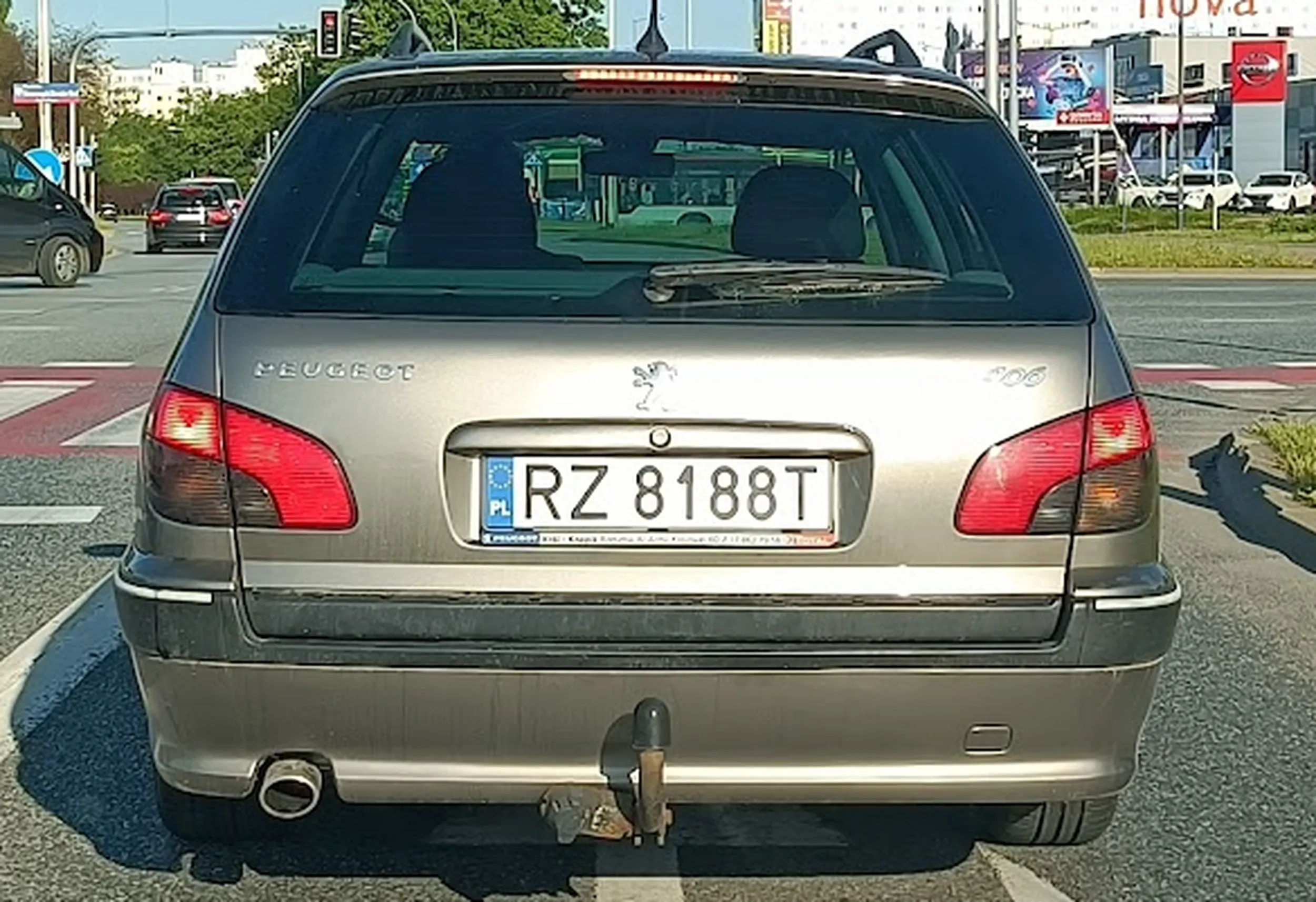 Kretyn zmienia pasy ruchu na chama, czasem bez jakiejkolwiek sygnalizacji.