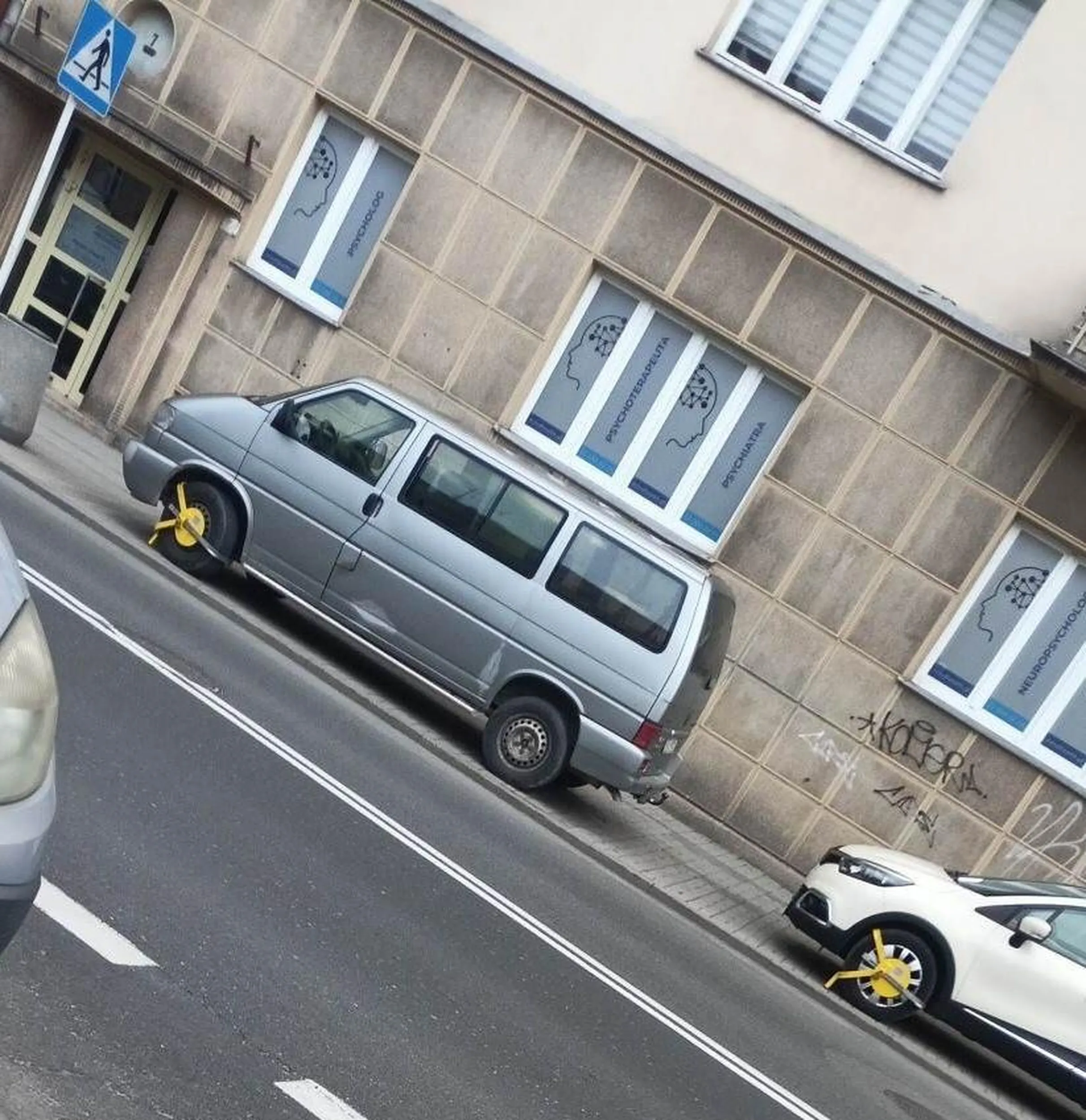 Tak to jest jak się nie potrafi prawidłowo zaparkować