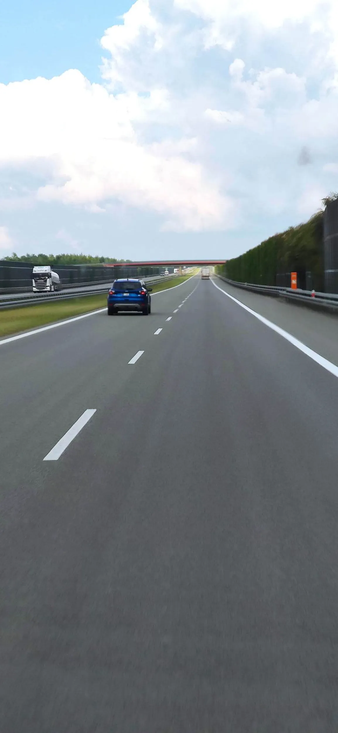 Ruch w Polsce jest PRAWOSTRONNY!