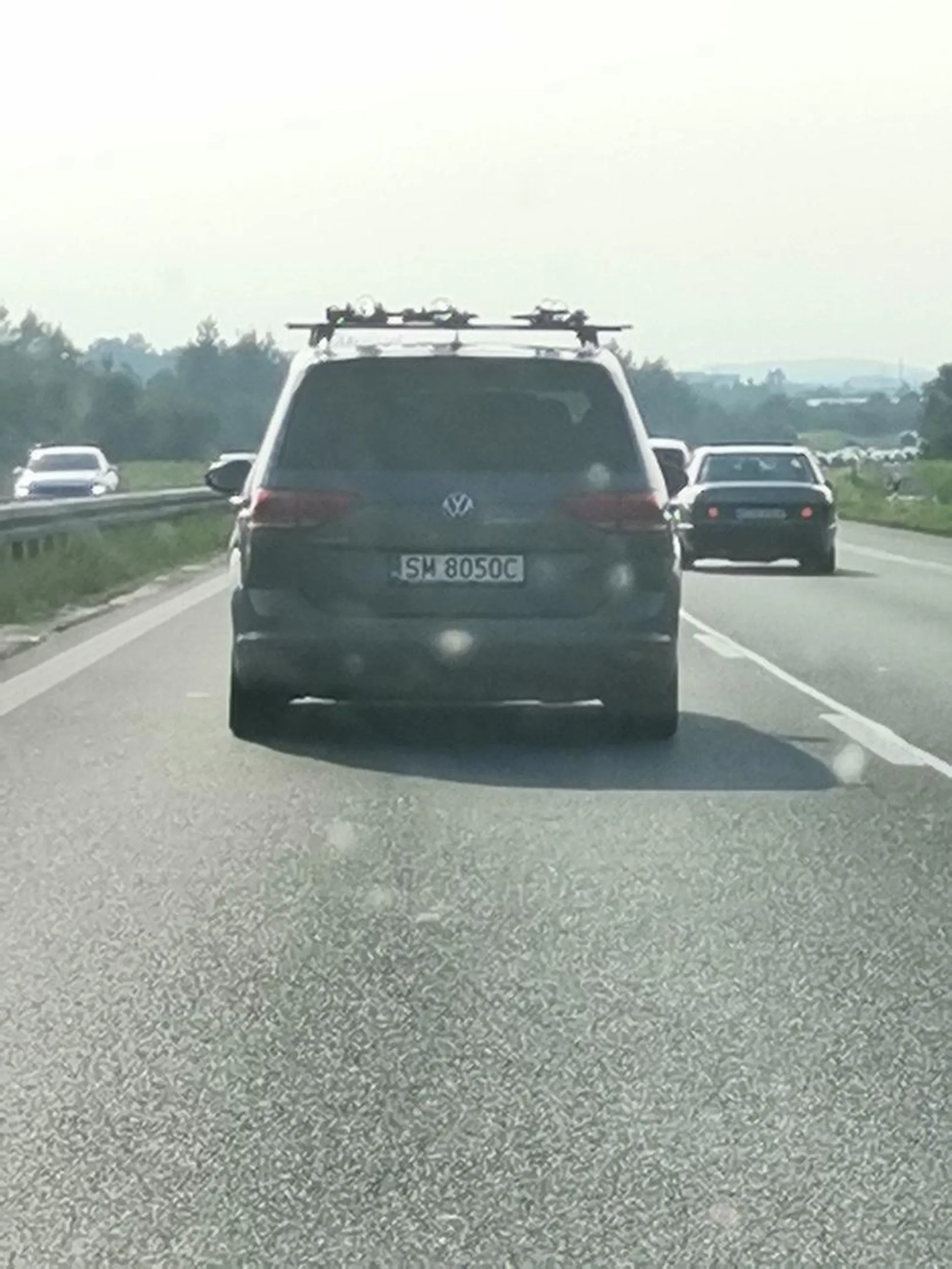 Kolego gratuluję inteligencji, prawie spowodowałeś wypadek na obwodnicy, masz szczęście że mam dobre hamulce, wpychanie się komuś pod maskę nie jest rozsądne, tym bardziej gdy ktoś jedzie 2 razy szybciej niż ty