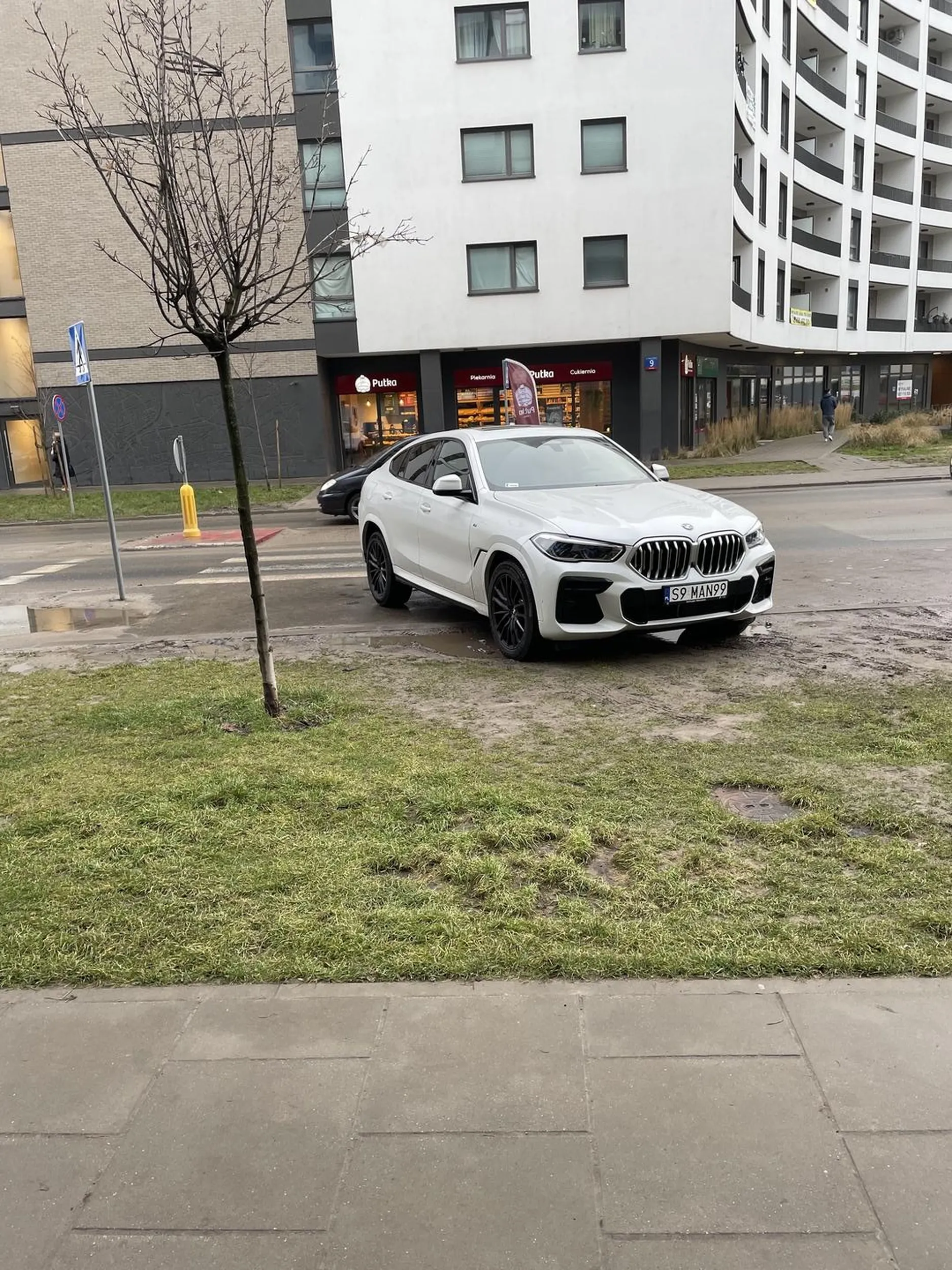 postój na przejściu dla pieszych mam BMW mogę wszystko