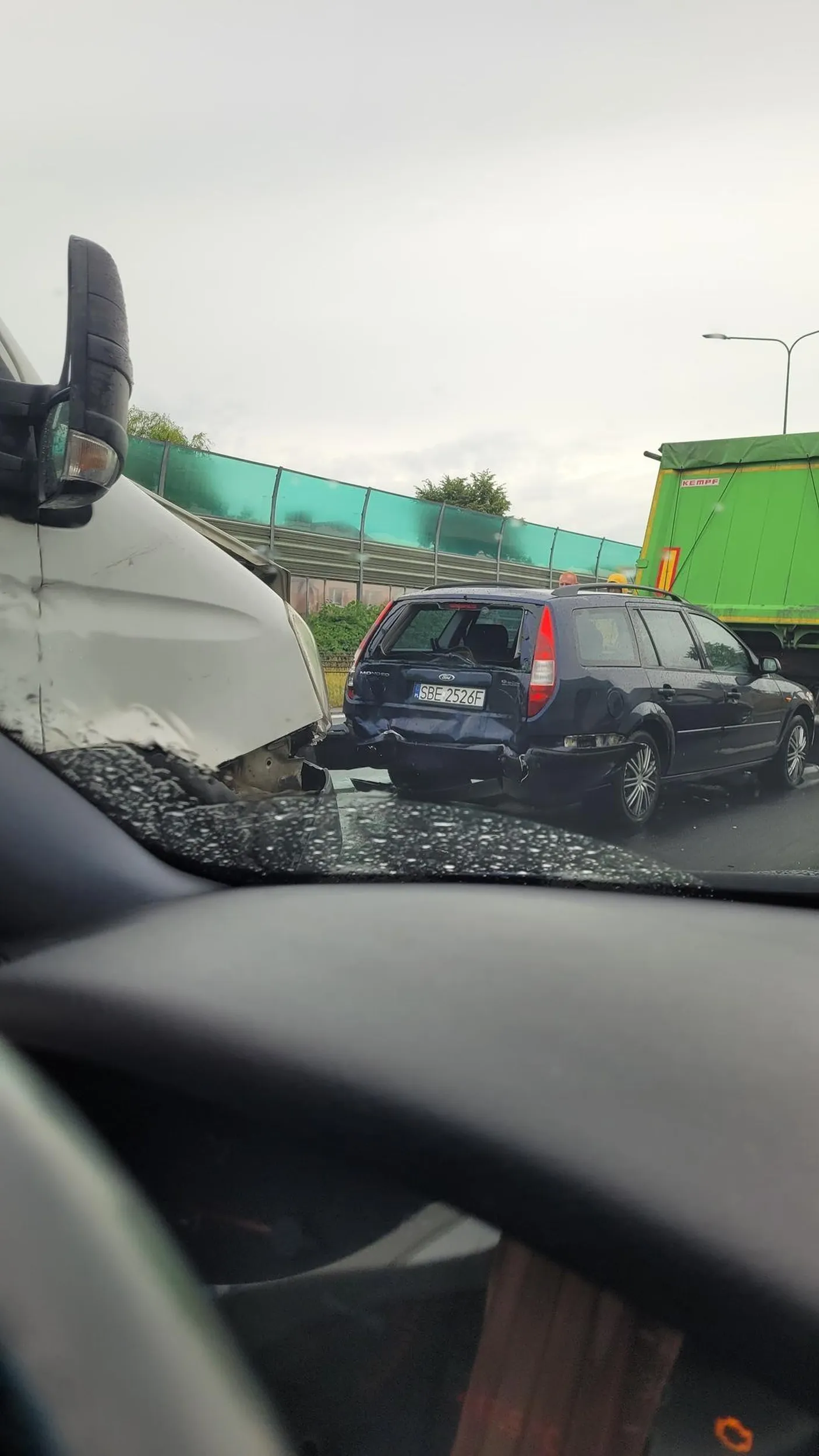 Buła Karambol Wstawiam fotkę. Może ktoś zobaczy przed zakupem jak ładnie puknięty z przodu i z tyłu