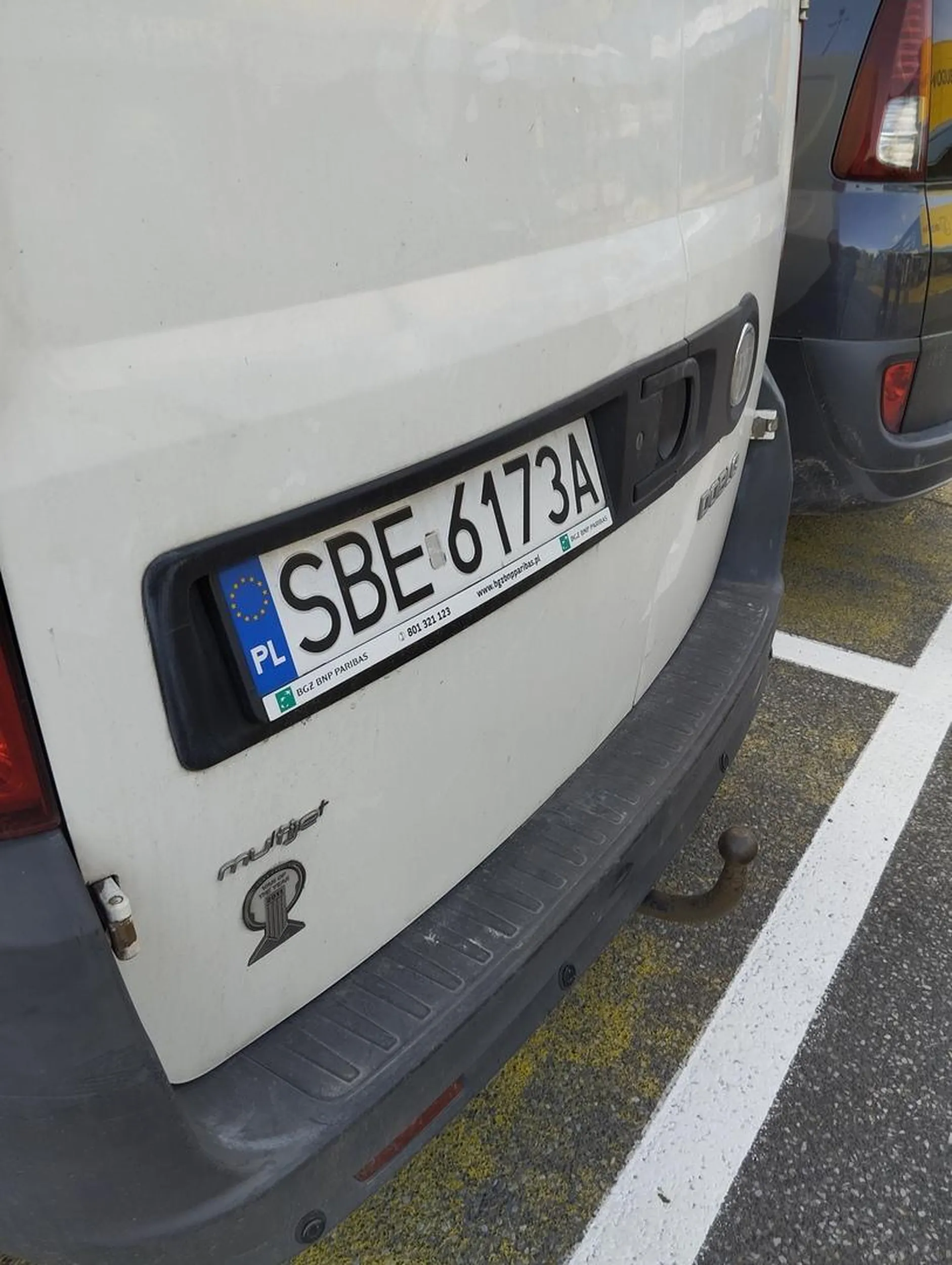 Następnym razem jak komuś zapierdolisz w drzwi na parkingu bo nie umiesz zaparkować to grzecznie przeproś chociaż