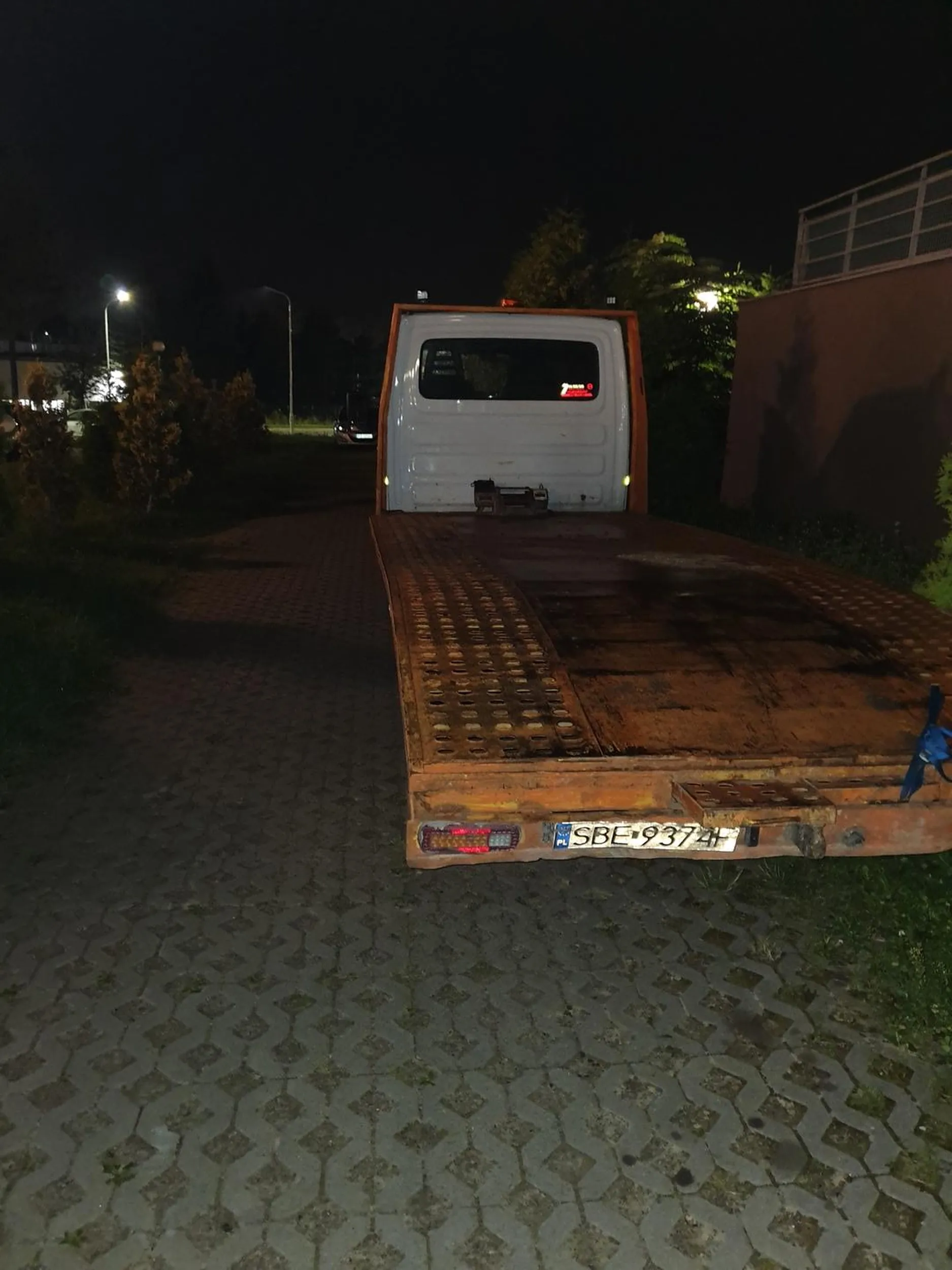 Gdzie według ciebie tutaj zmieści się straż na DRODZE POZAROWEJ?????