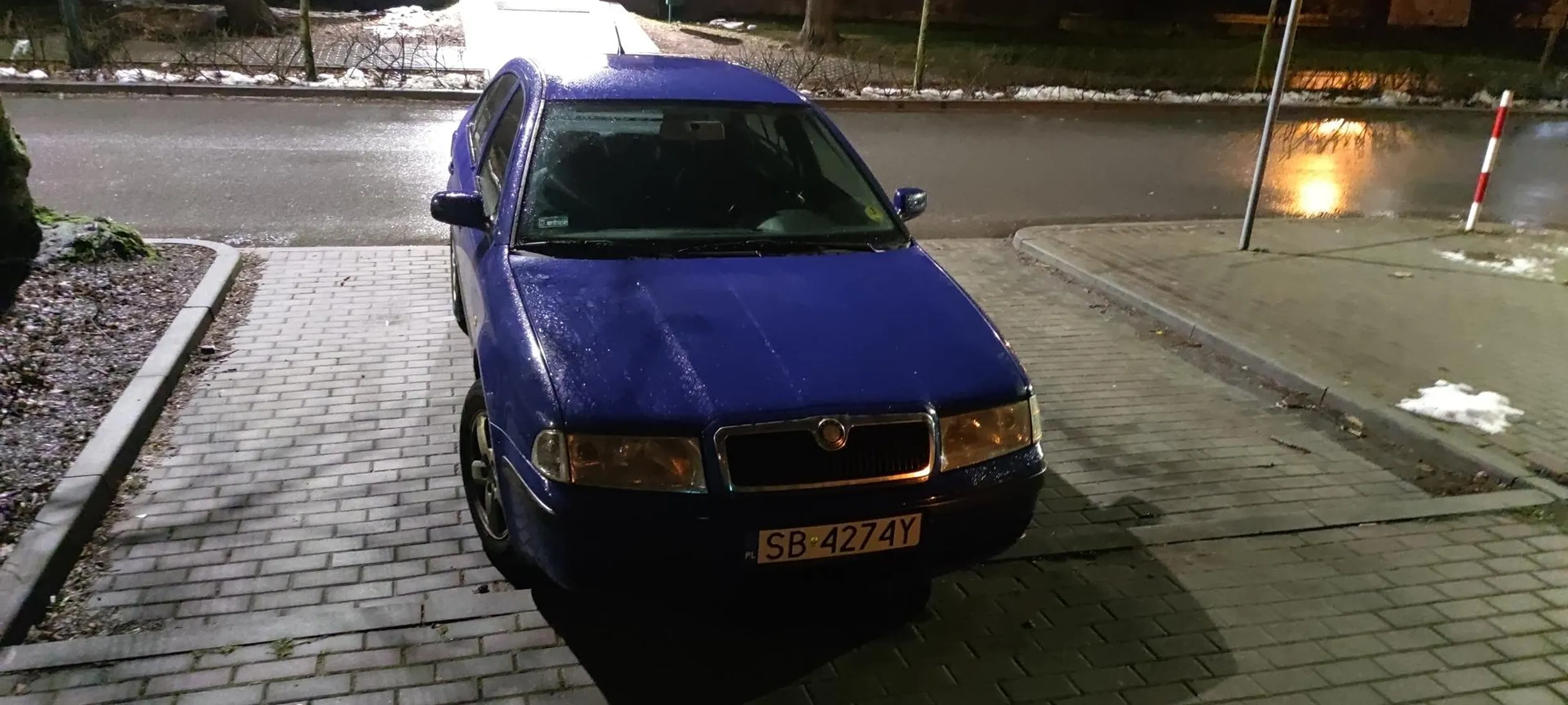 Polecam wrócić do podstawówki żeby nauczyć się trzymania w liniach.