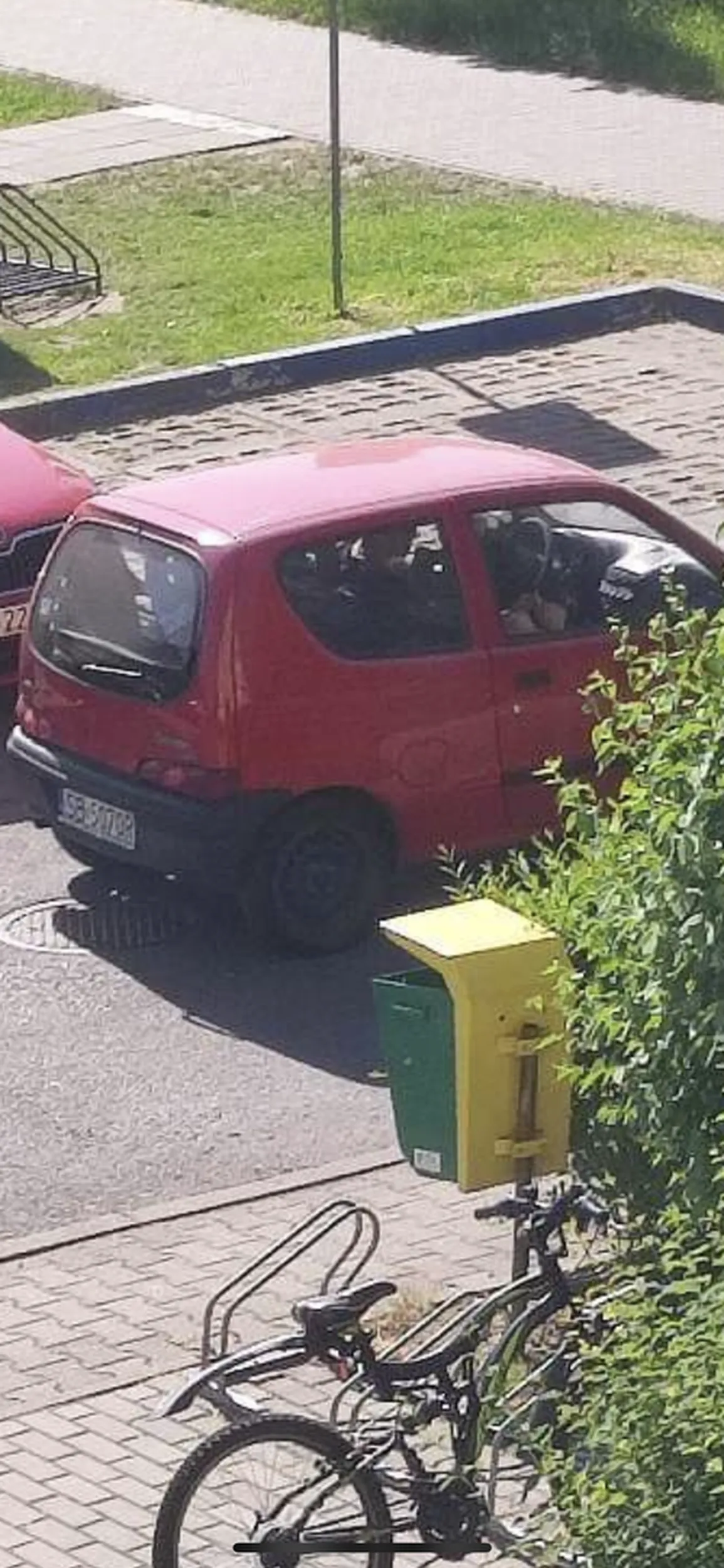 lepiej oddaj tablice którą ukradles w Oswiecimiu!!!