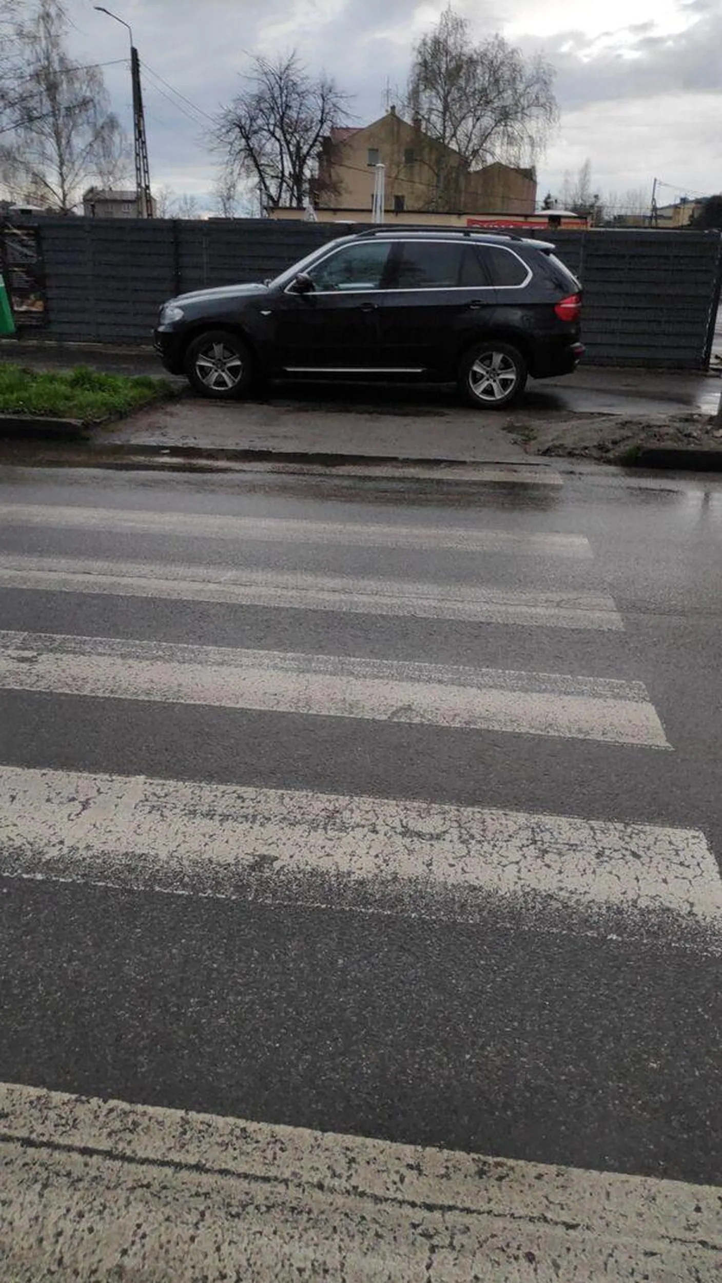 Piękne parkowanie na ulicy Kolejowej w Czechowicach