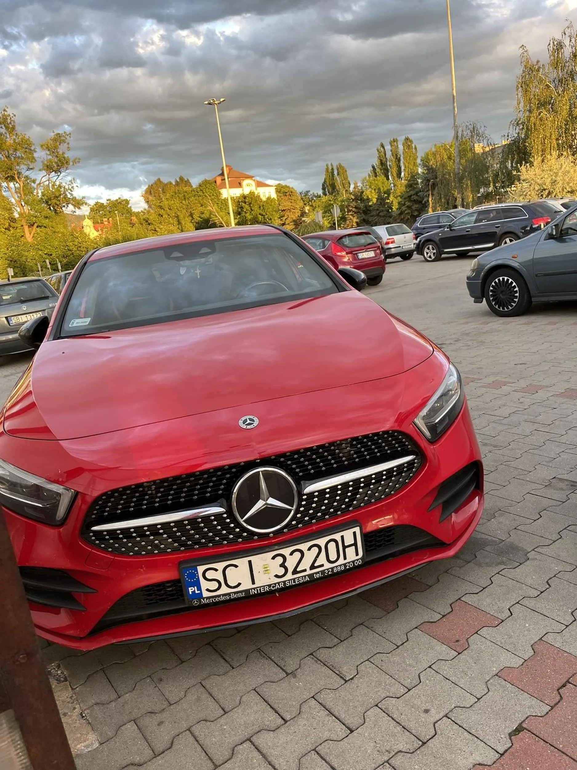 Klasycznie SCI i ich zacne umiejętności na drodze… nie da rady normalnie zaparkować