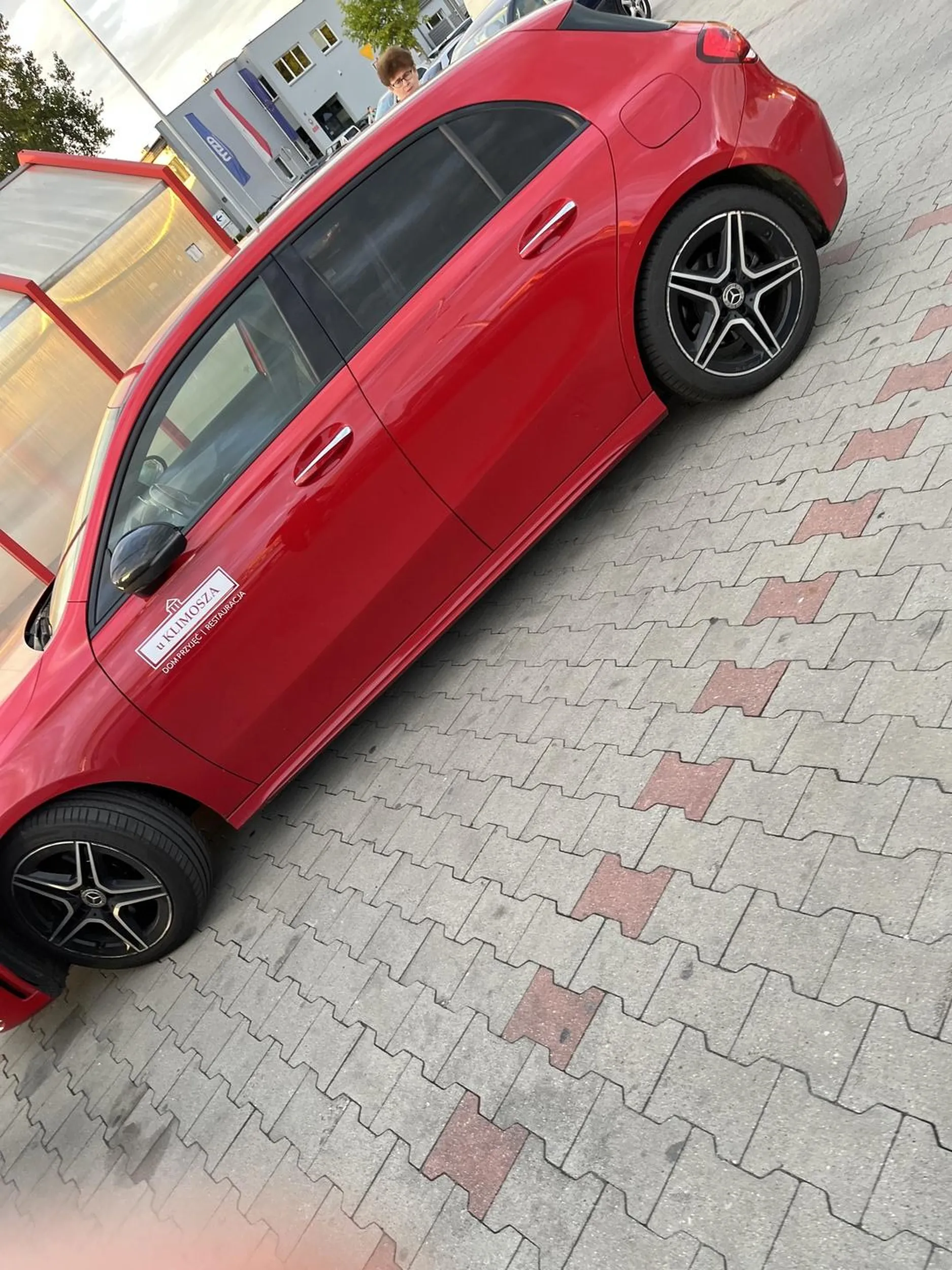 Klasycznie SCI i ich zacne umiejętności na drodze… nie da rady normalnie zaparkować