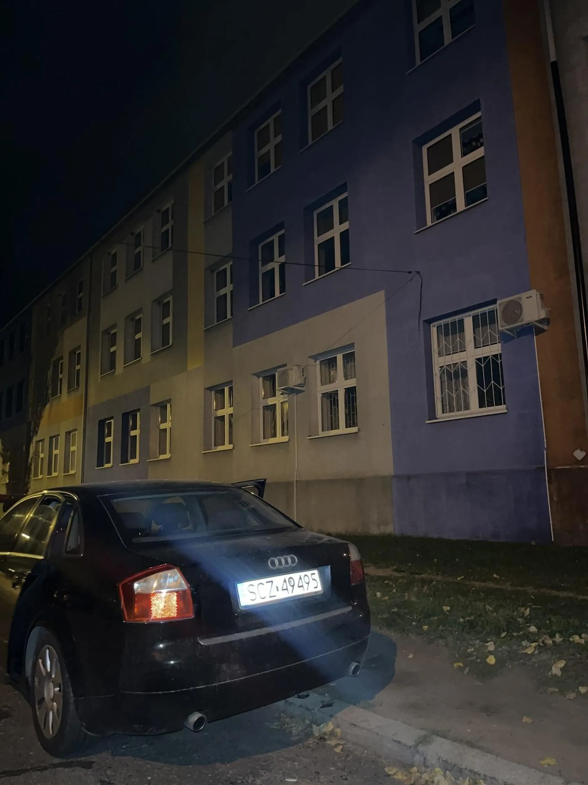 jezdzi jak chory pojeb i ma esse zapierdala 200 w mieście