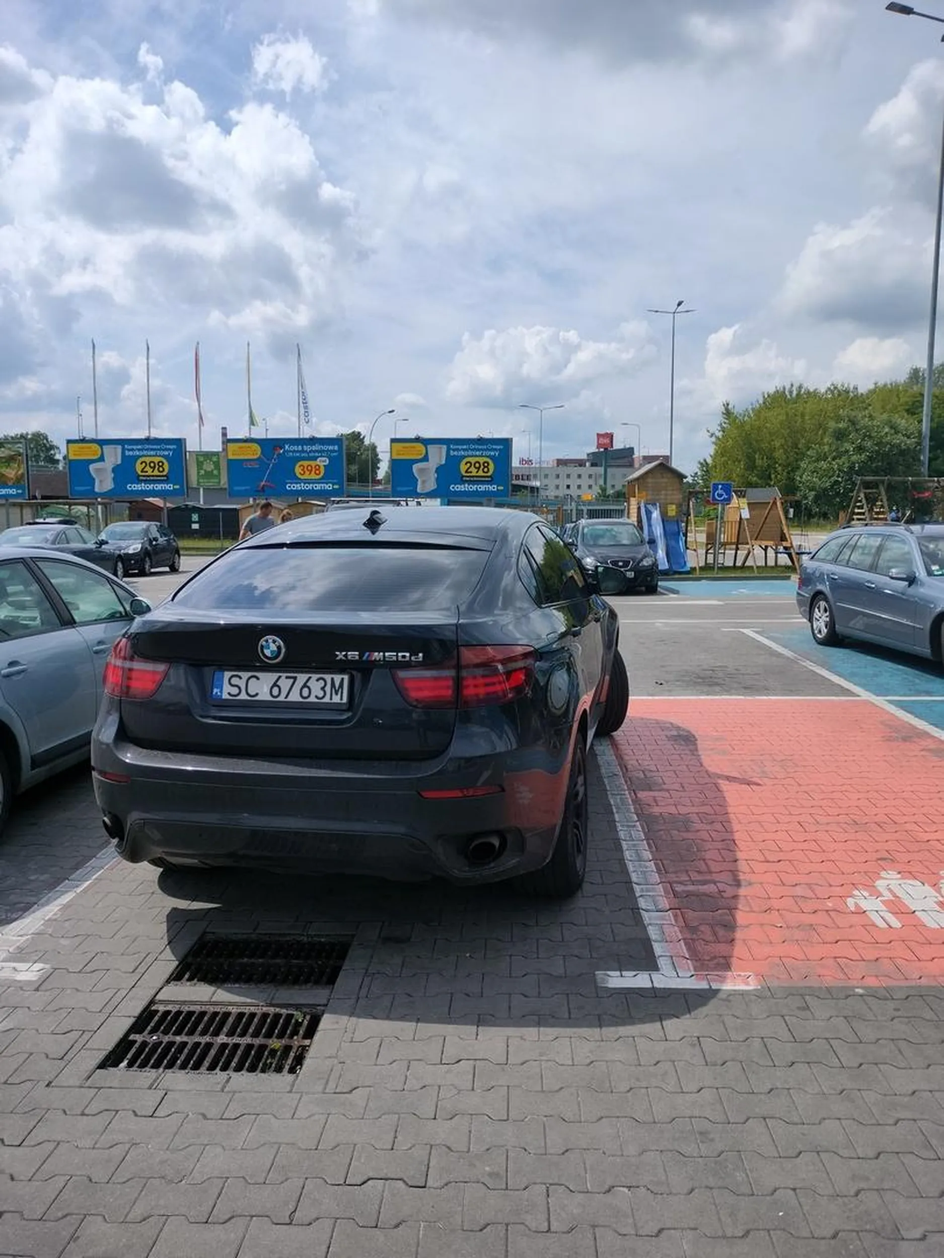 Tak parkuje pustak z BeŁemWu