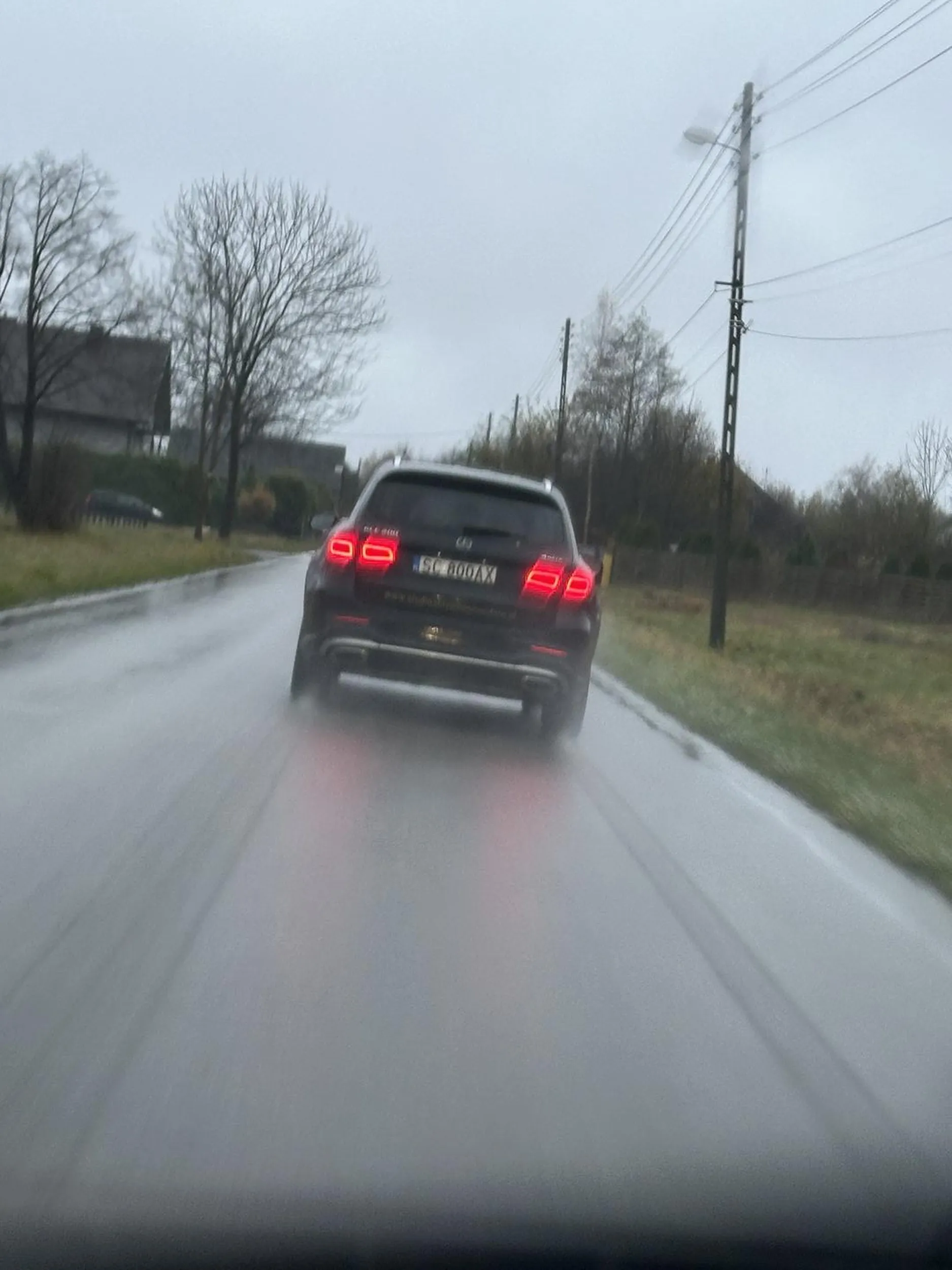 Naucz się jeździć tą gwiazdą a nie szeryfujesz bo następnym razem ktoś może wylądować na drzewie