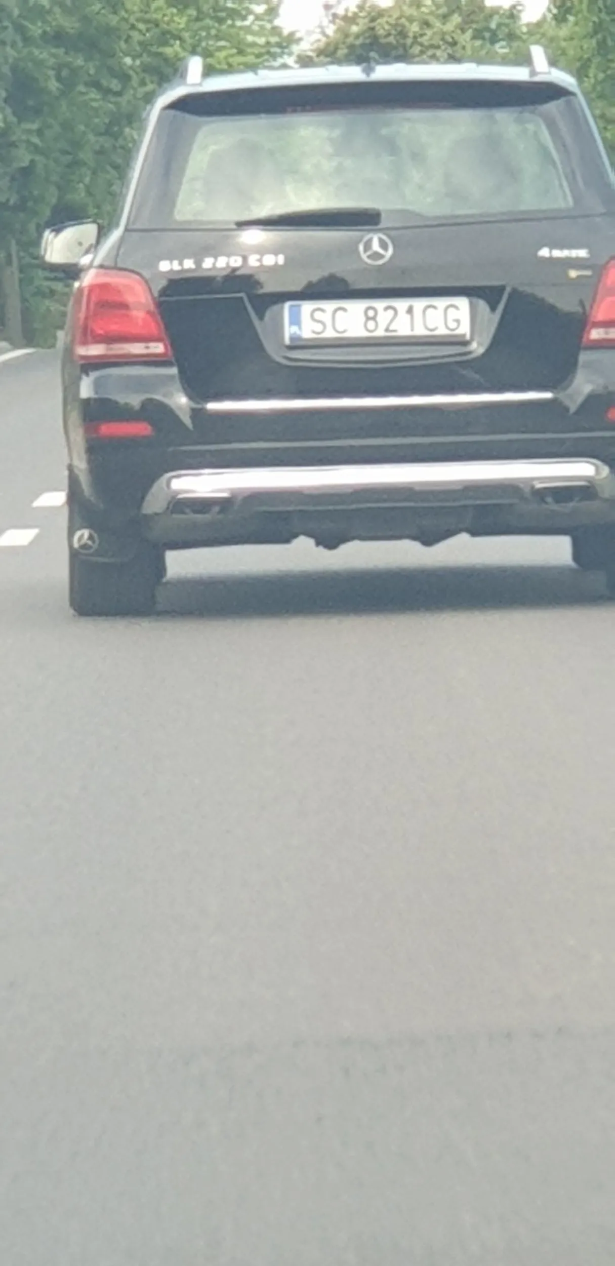 Jeździ jak lama przy wyprzedzaniu przyspiesza, skręca na zakazie