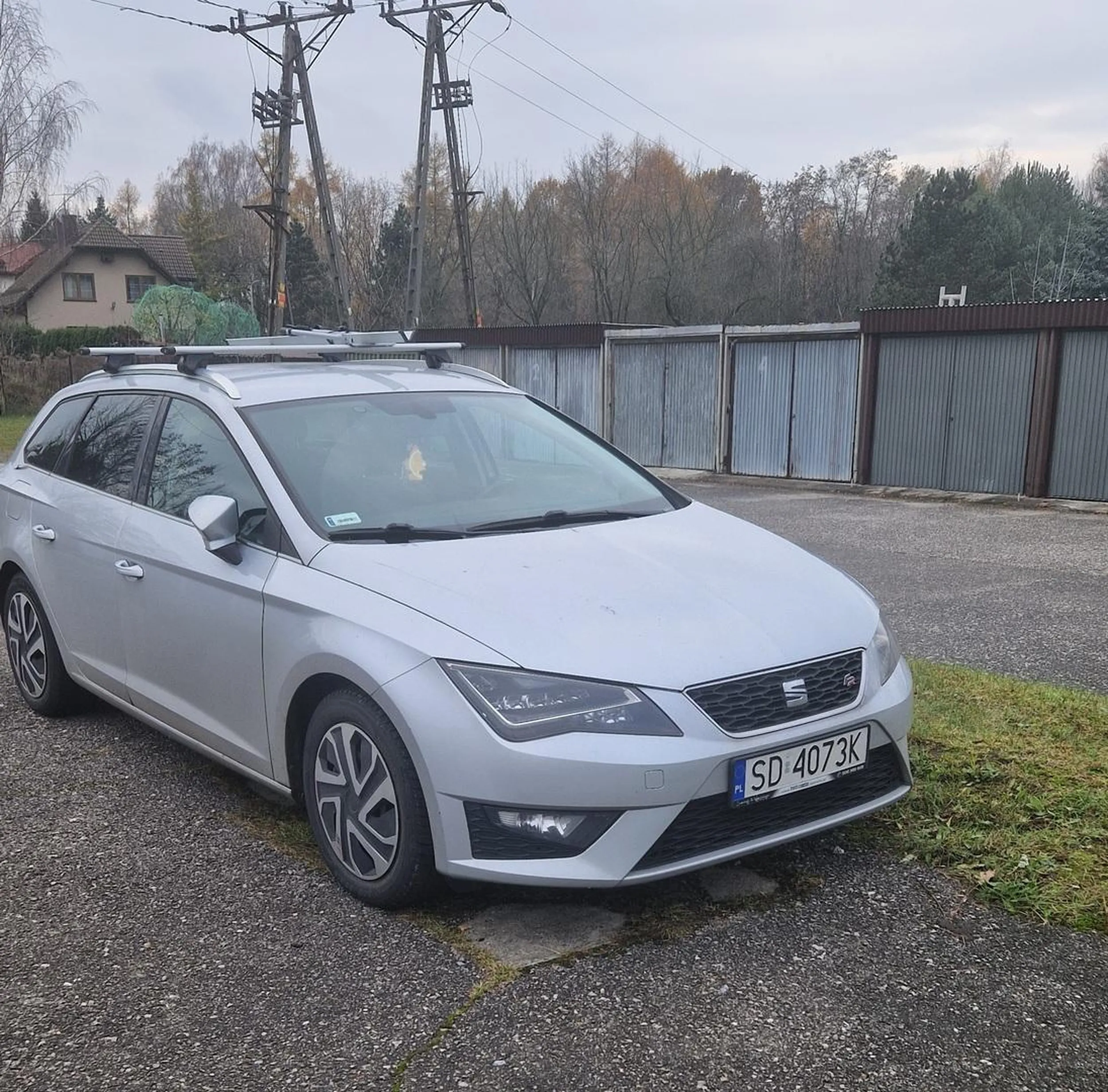 KUTAS notorycznie blokuje dojazd do 3 garaży!