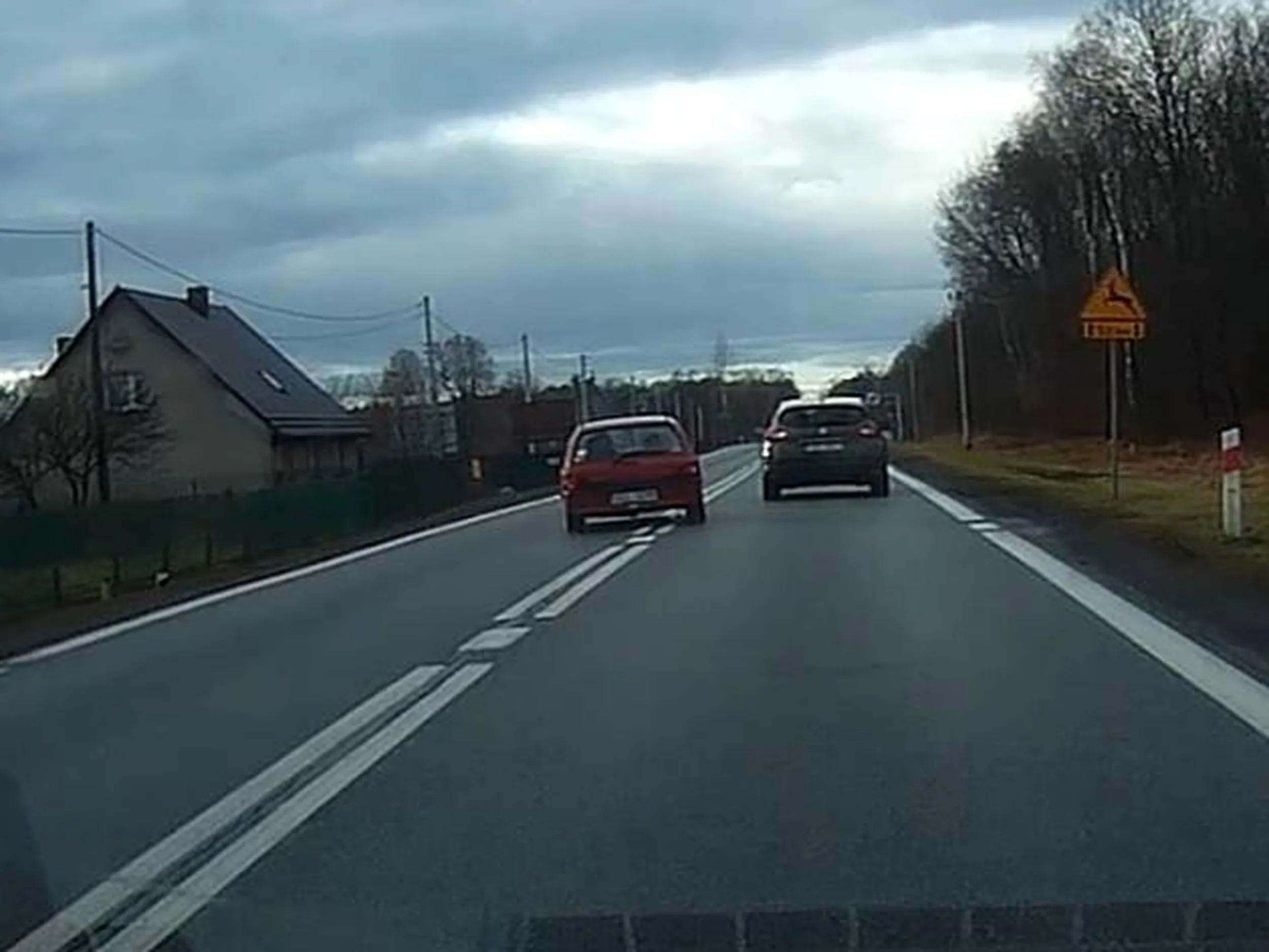 "podwójna ciągła? Nie widzę."