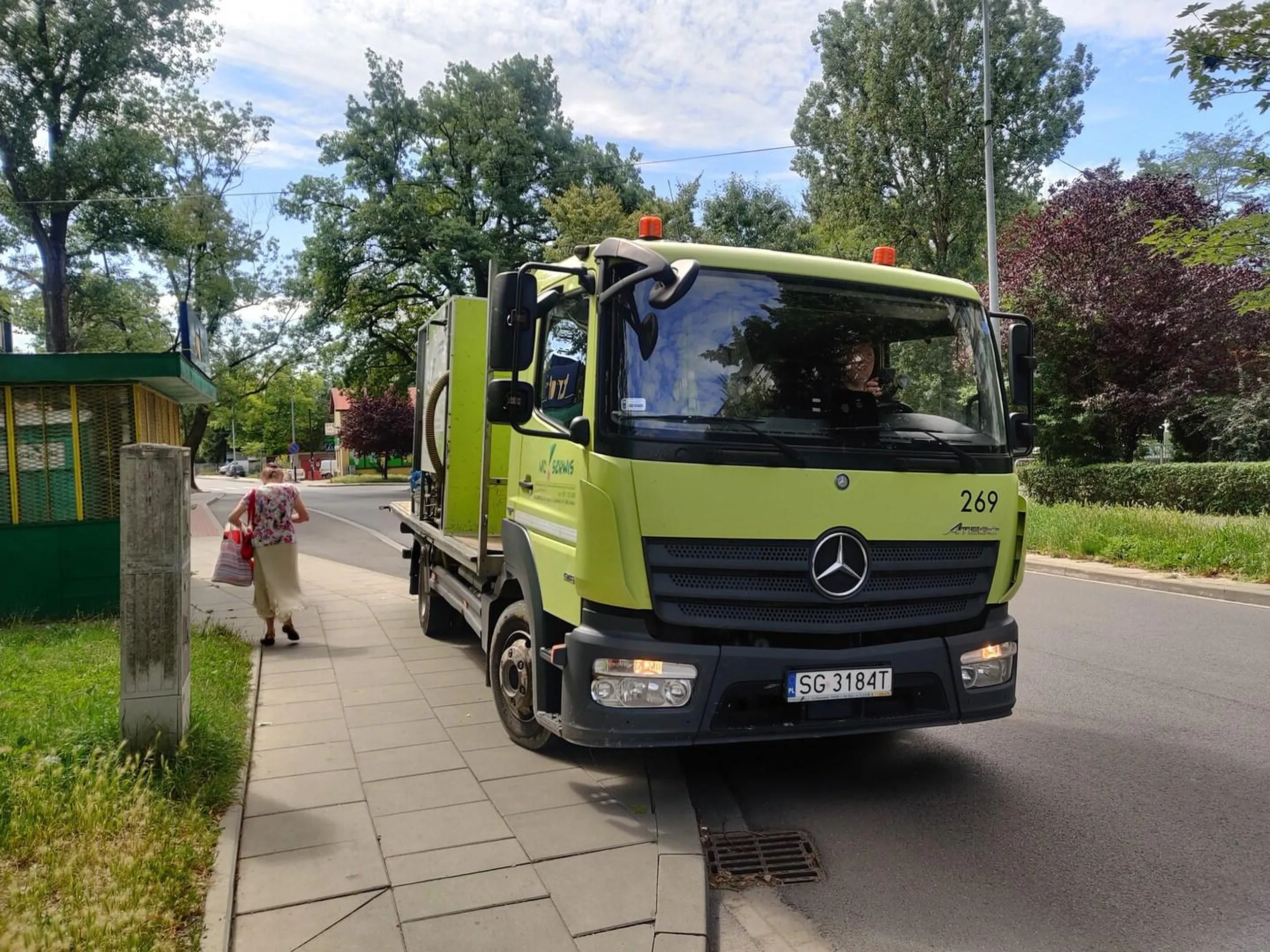 Tu obowiązuje zakaz zatrzymywania się.