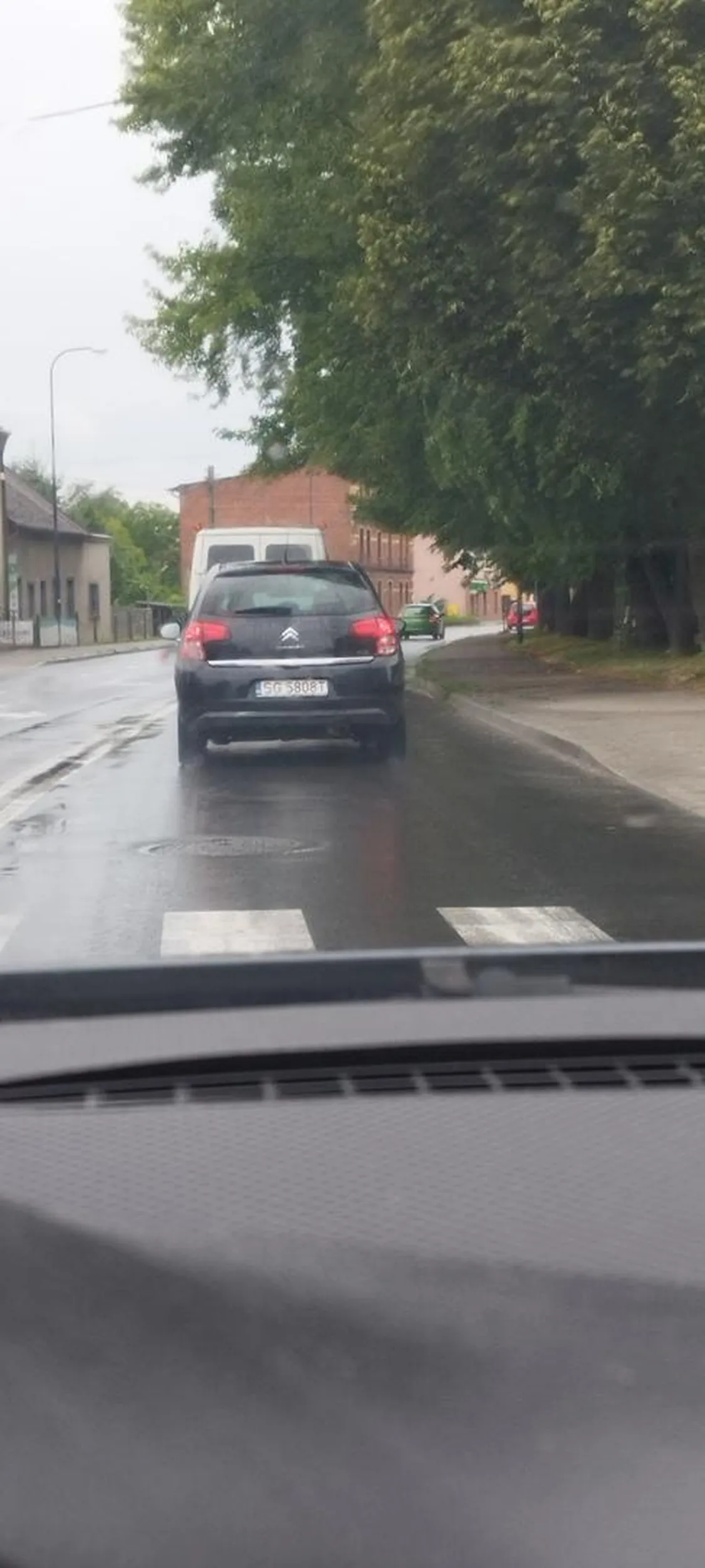 Jeżeli jest zakaz skrętu w lewo to jest zakaz ! Skrzyżowanie przy Biedronce na Wojtowej wsi !