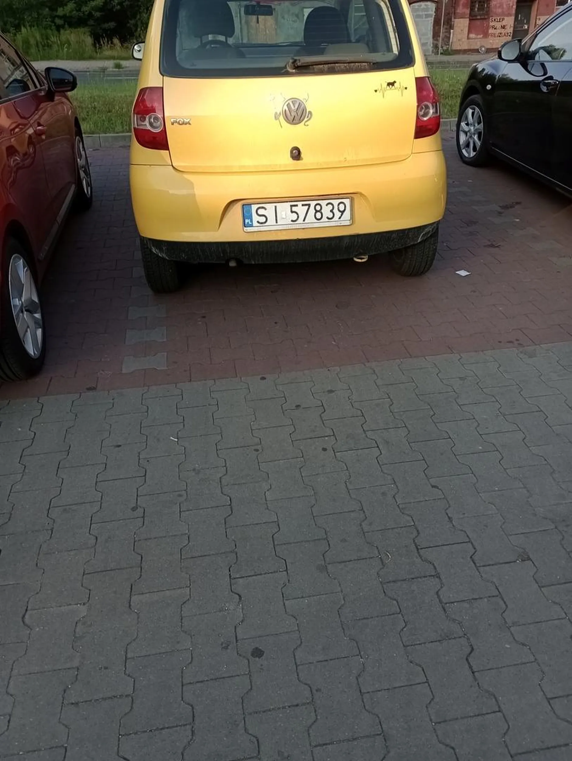 Niema to jak być ślepym i nie widzieć linii na parkingu