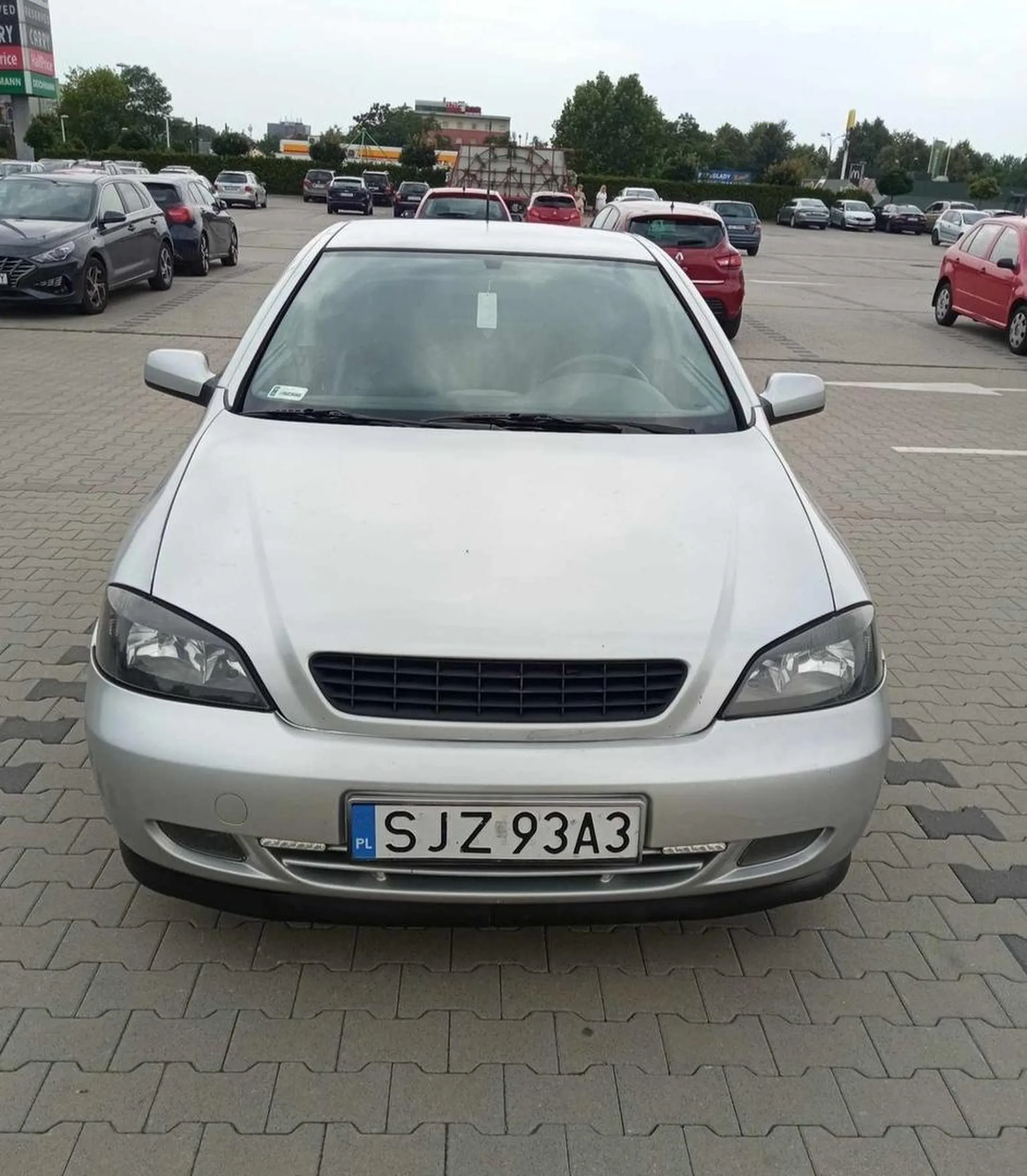 Chłop nie potrafi jeździć w dodatku auto samo się prosi o lawetę Nie raz wymusił mi pierwszeństwo na centrum Zabrza