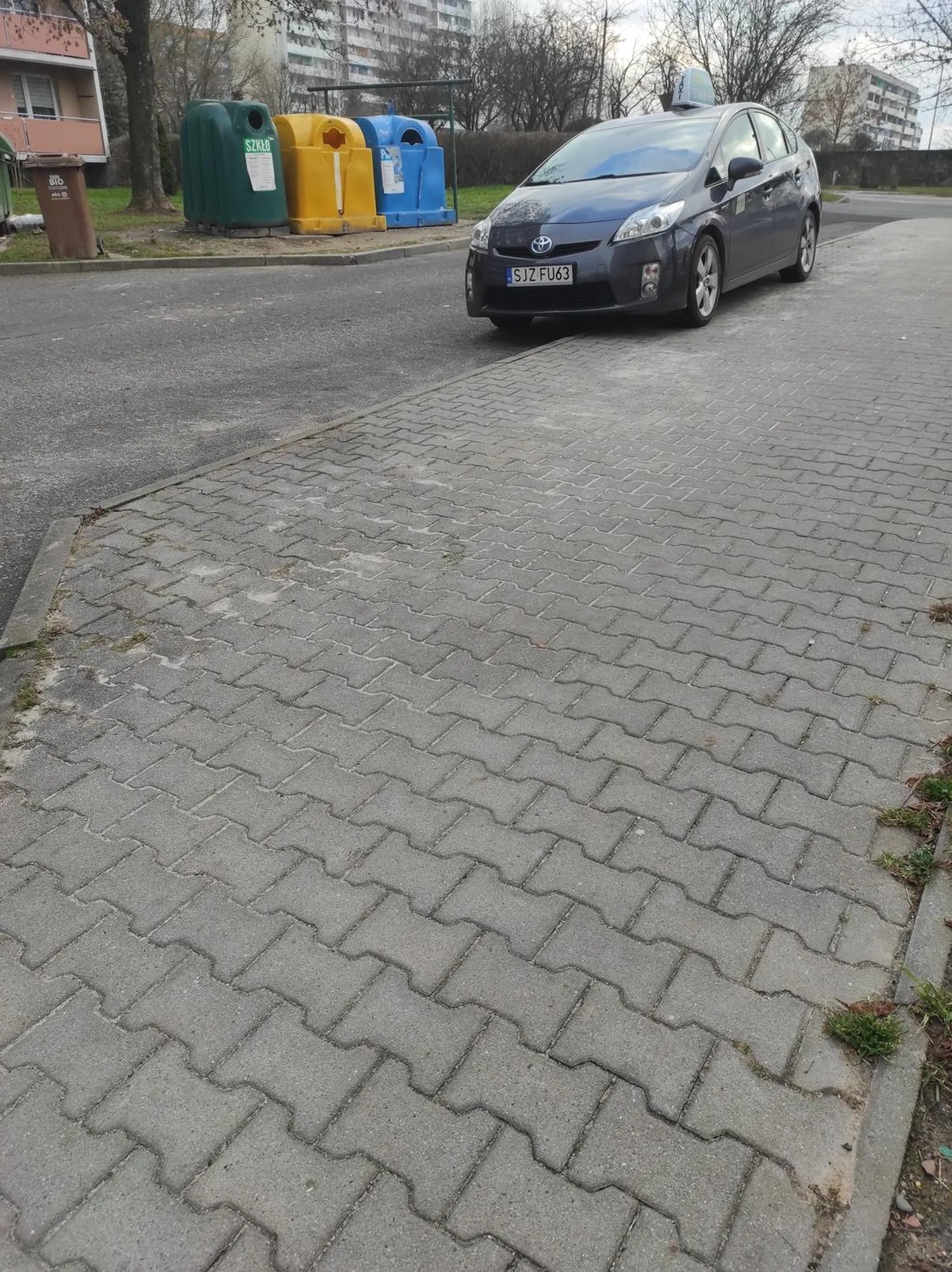 Parkowanie niedopuszczalne taxi tak nie moze