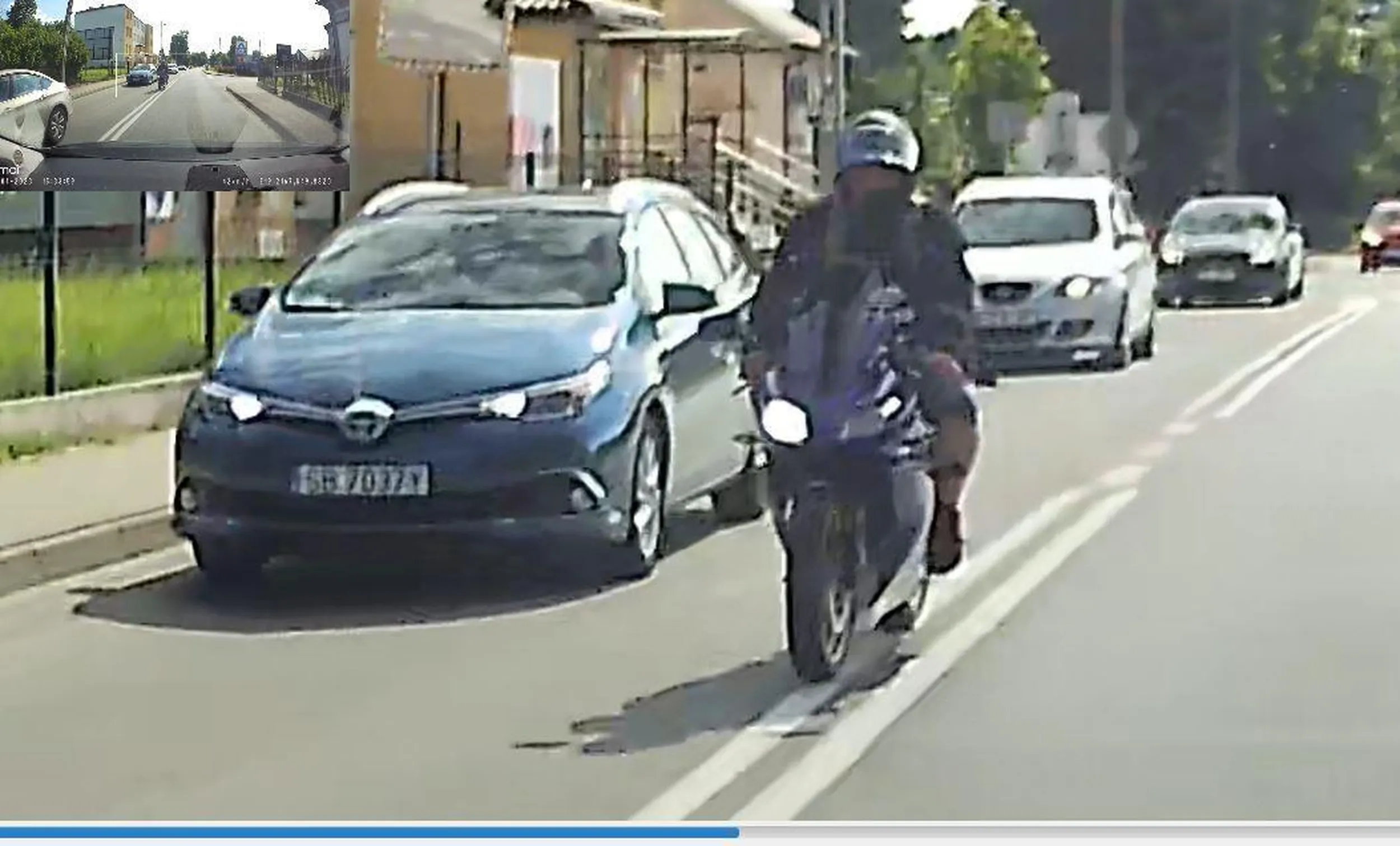 przepychanie i wyprzedzanie wzdłuż linii to nie najlepsza jazda Panie kierowco w Kętach