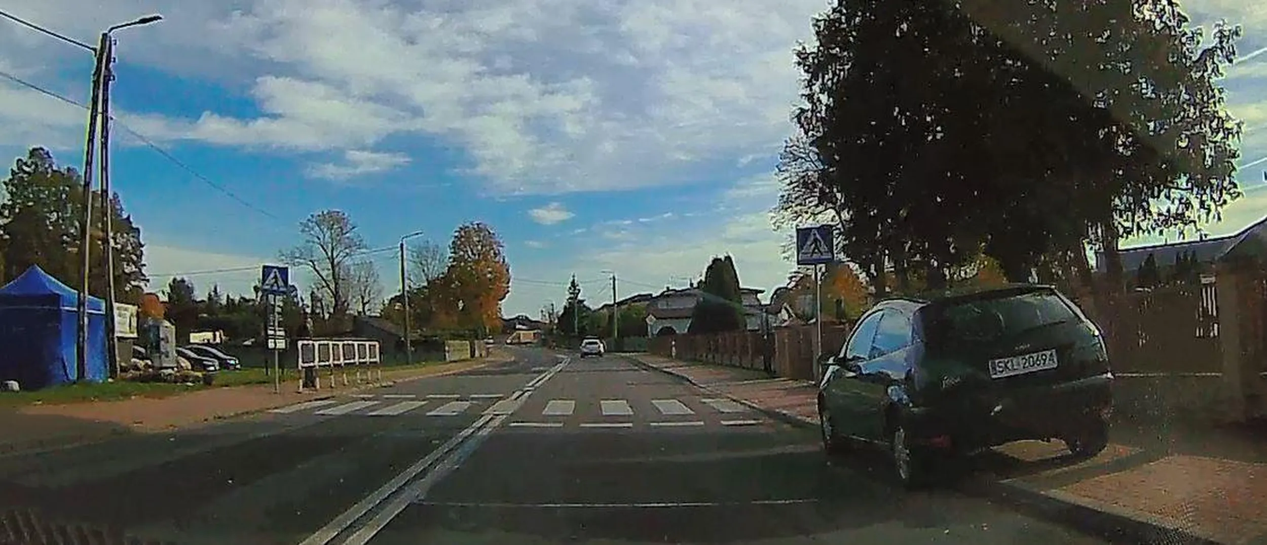 Przejście dla pieszych? A komu to potrzebne? Cmentarz niedaleko.