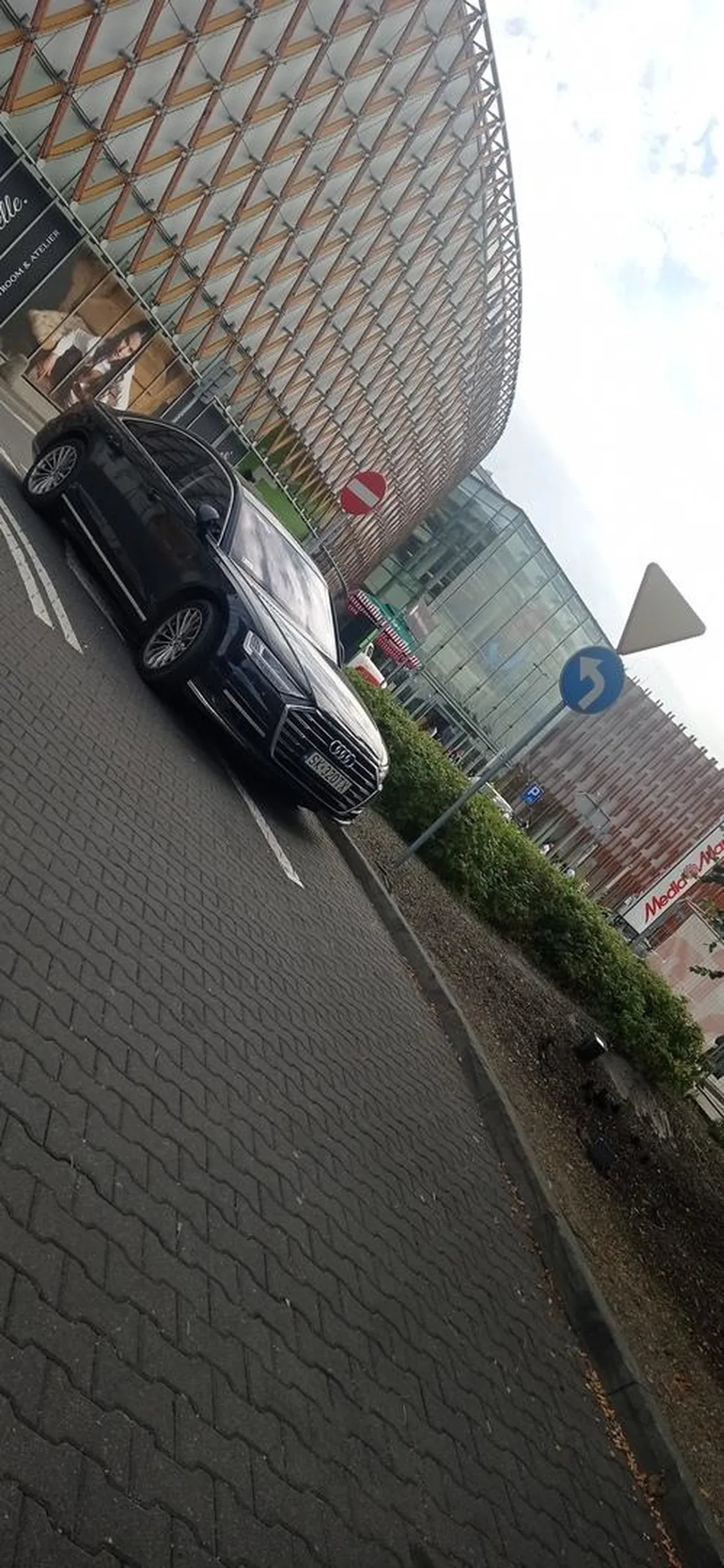 Miejsca na parkingu Ci brakło?