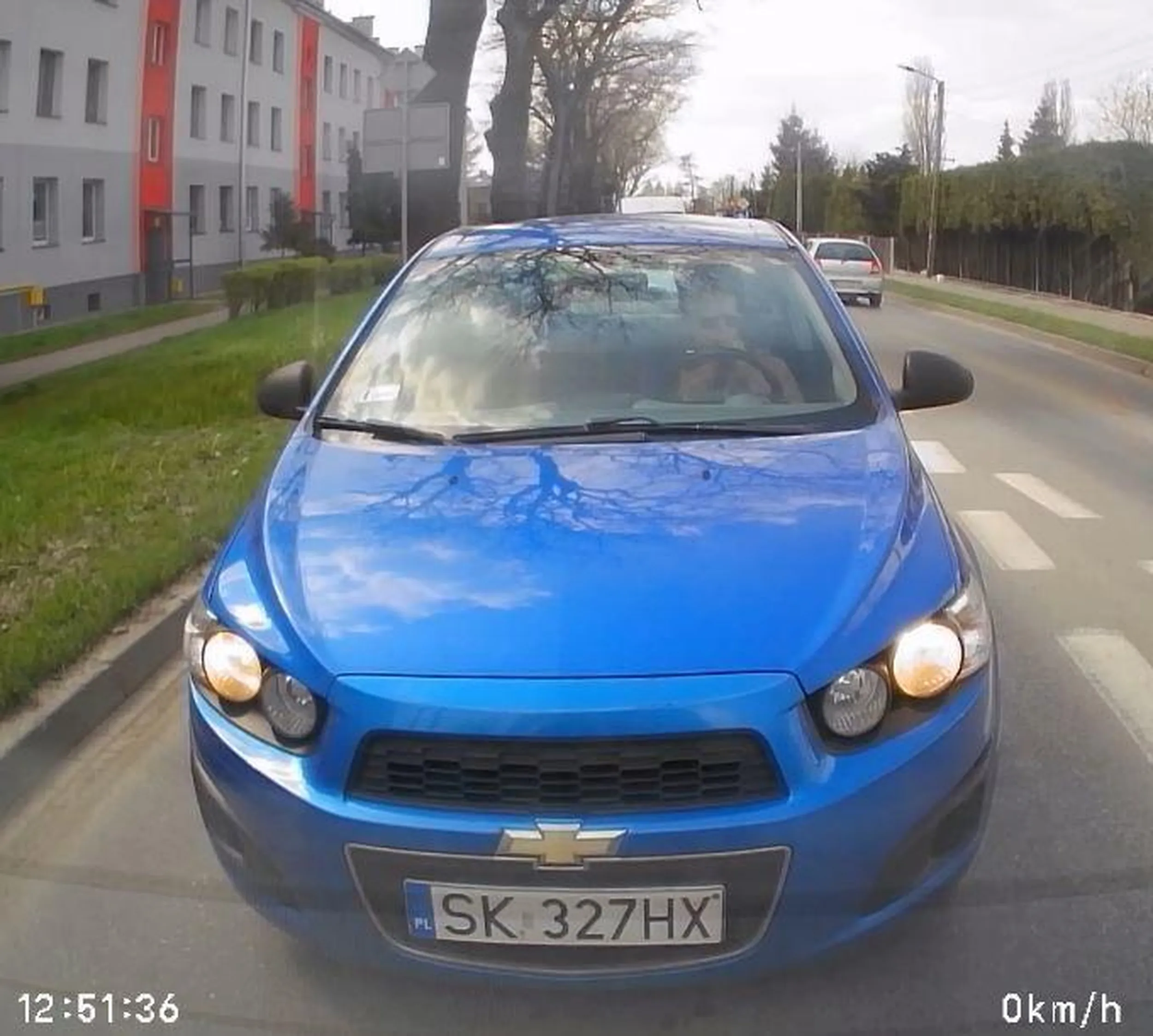 zabawy telefonem kończą się BARDZO awaryjnym hamowaniem