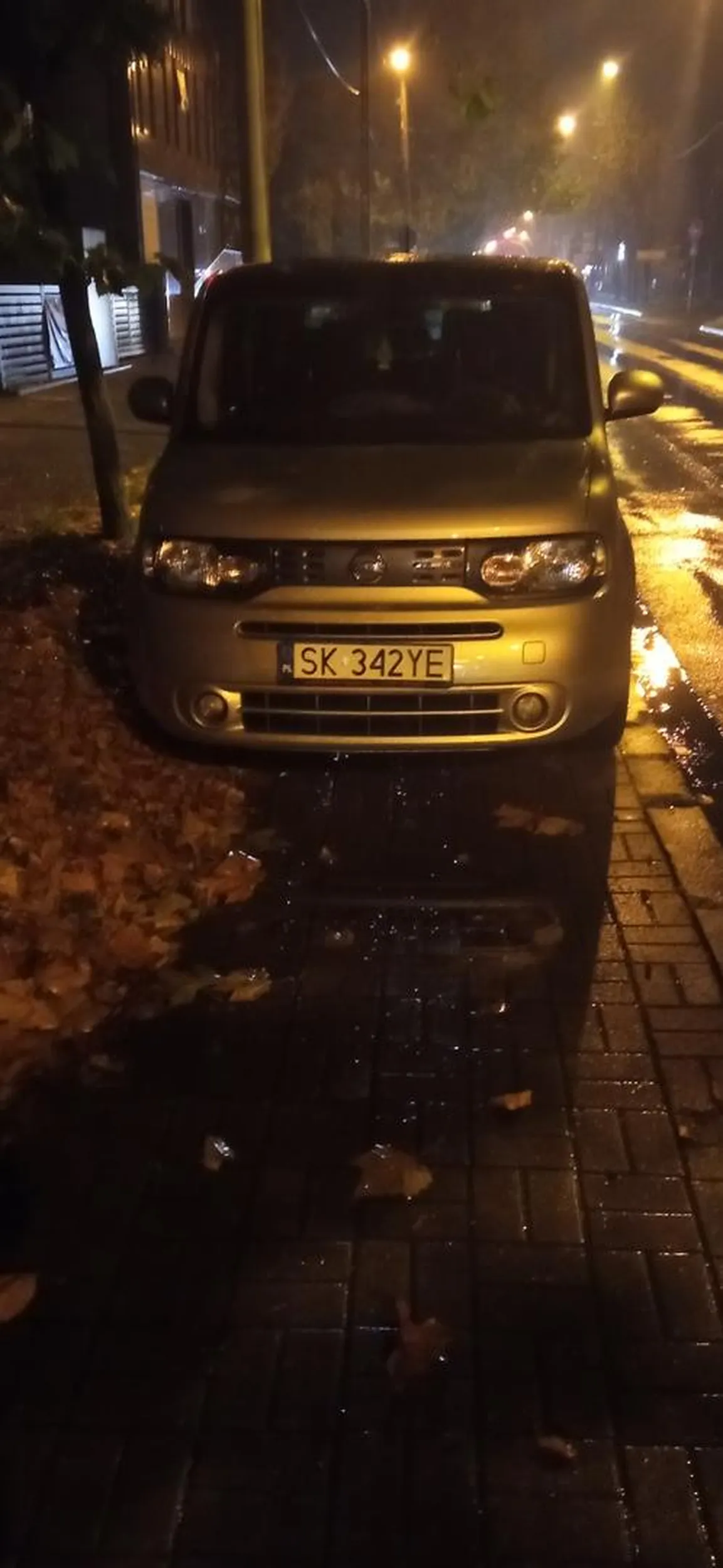 Głąb myśli że jest jeździ rowerem i może stawać i utrudniać ruch innym na drodze rowerowej