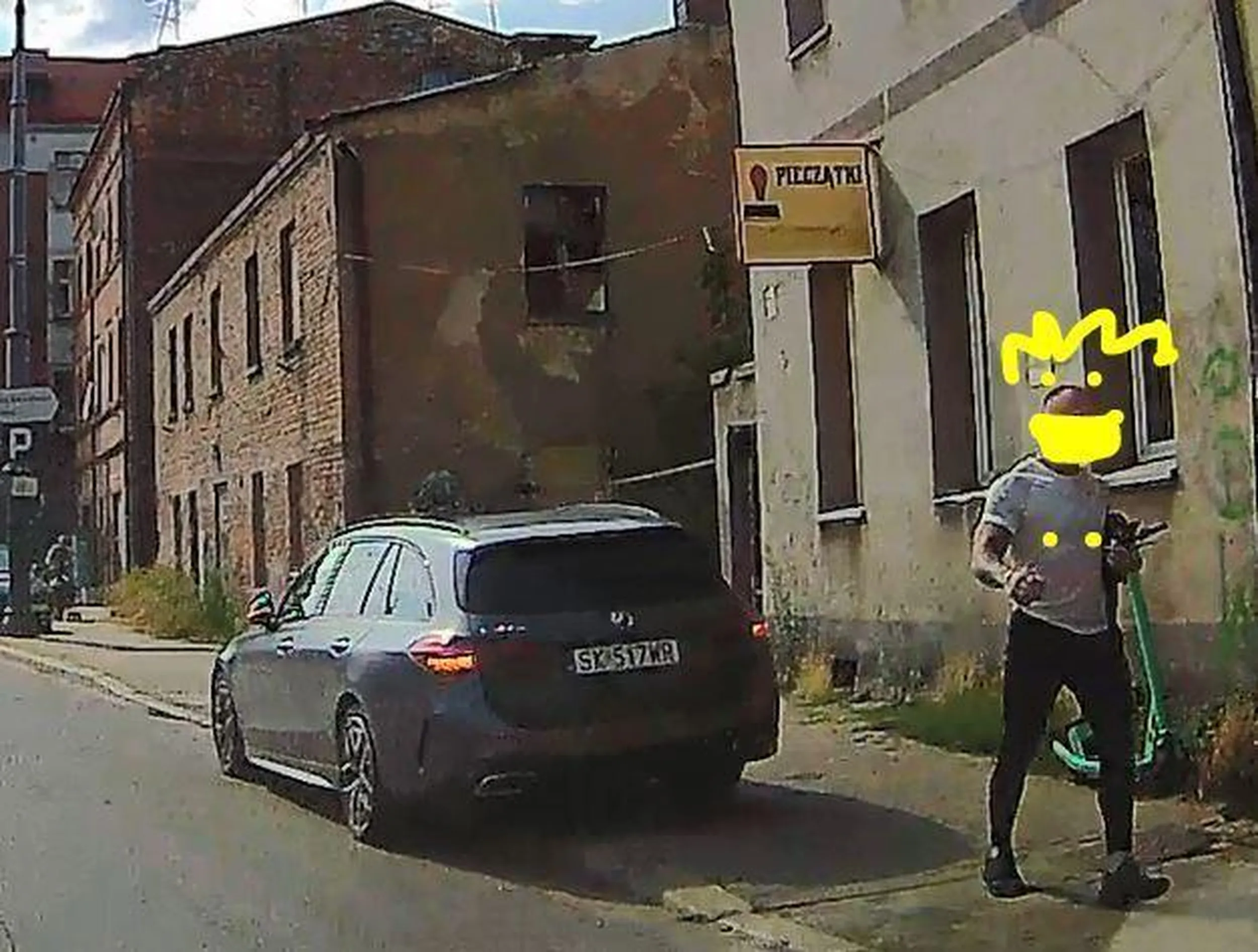 Kolega i jego chłopak z Audi nie znają znaków, prawko do oddania do urzędu. No ale stylizacja paznokci ważniejsza, samo się nie zrobi.