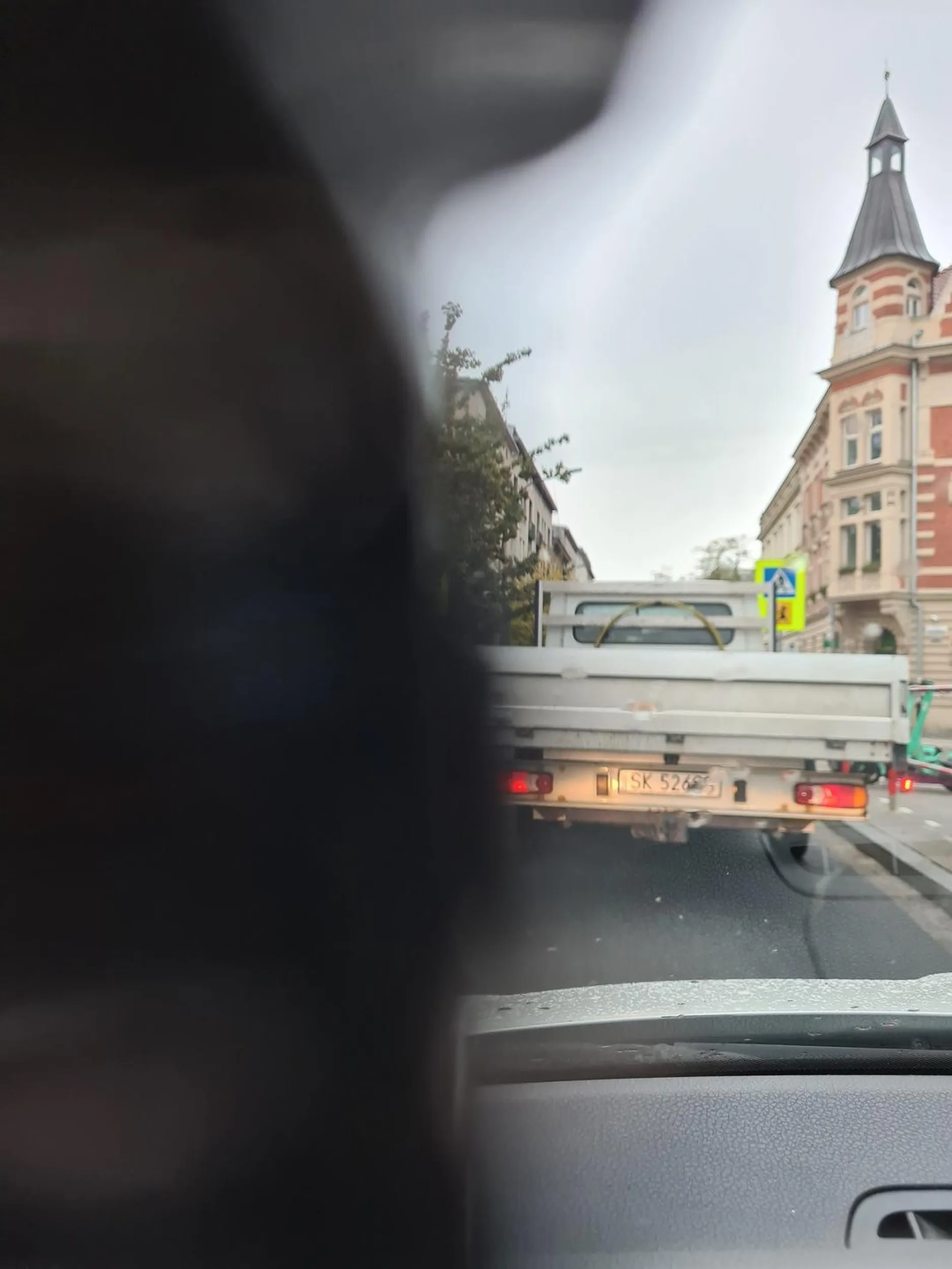 Kierowca wymusza pierwszeństwo