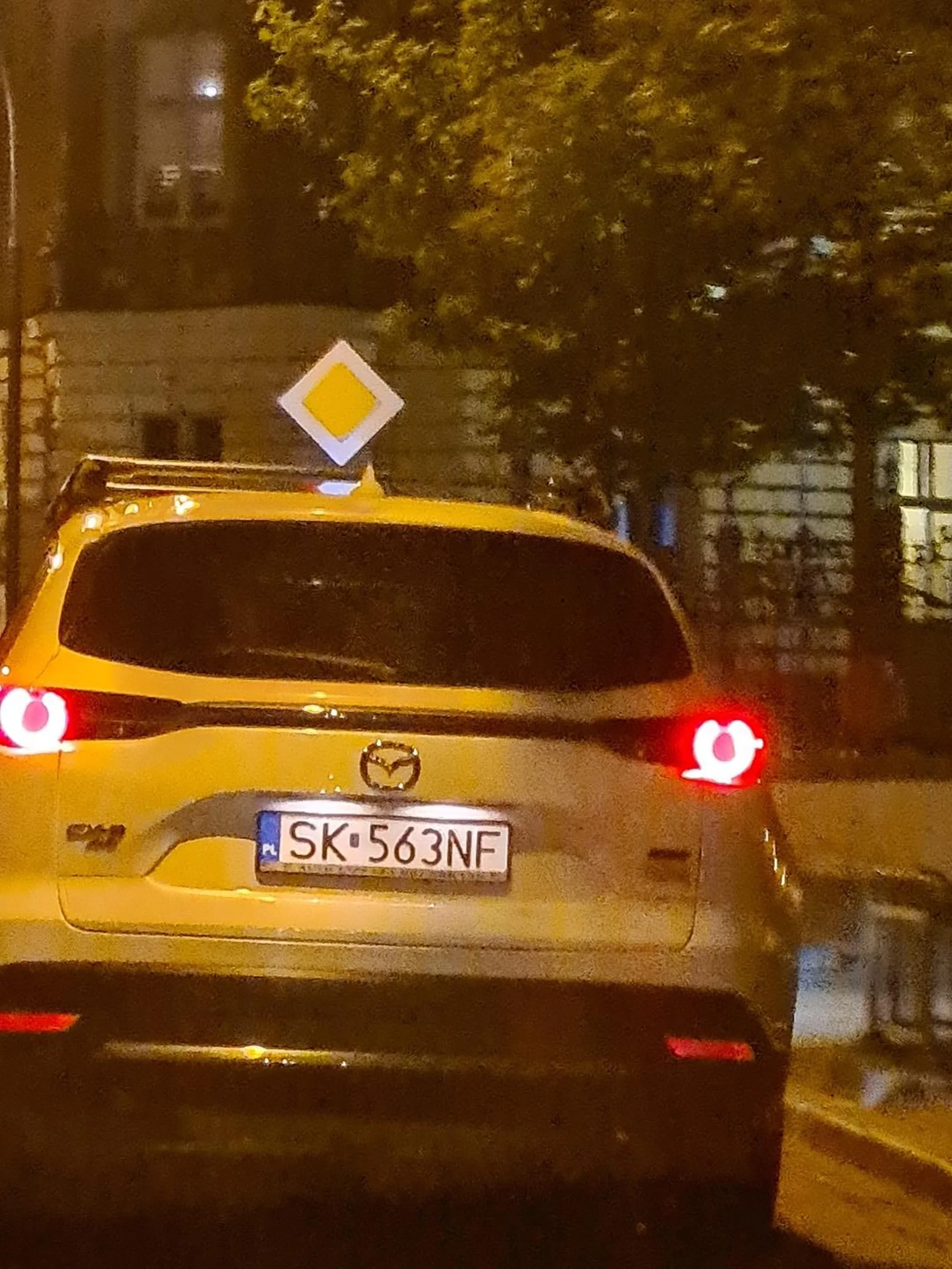 Kierowca wymusza pierwszeństwo