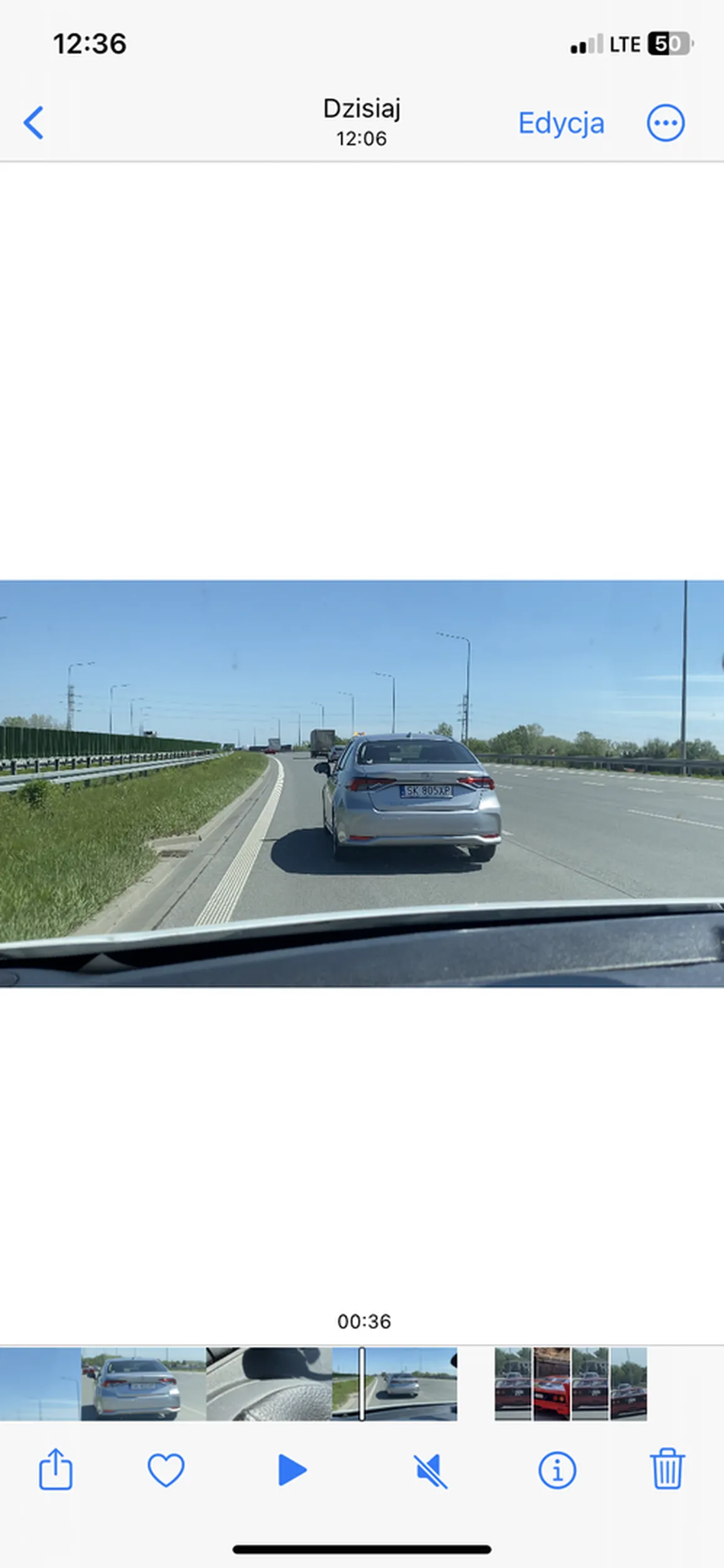 Jak widzisz że ktoś leci lewym pasem to nie wjeżdżasz mu przed maskę