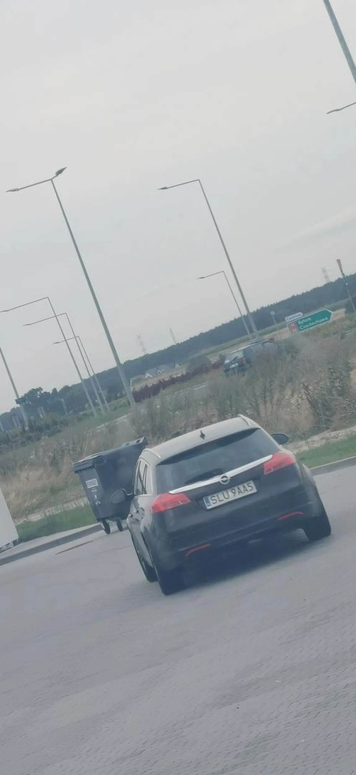 Panowie z całym szacunkiem dziękuję za otrzymana pomoc od Was przy przepince naczep. Nie każdy by pomógł tylko stał z boku i się przyglądał. Szanuje takich ludzi. Wszystkiego dobrego. Pozdrawiam.