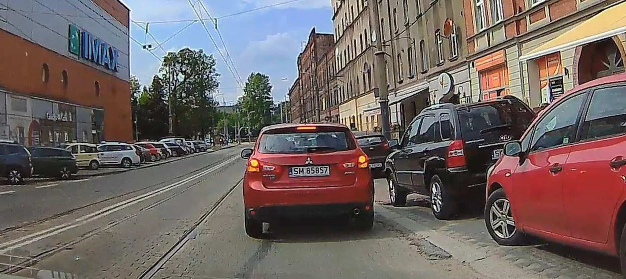 Pani starsza ma jedną wielką awarię.