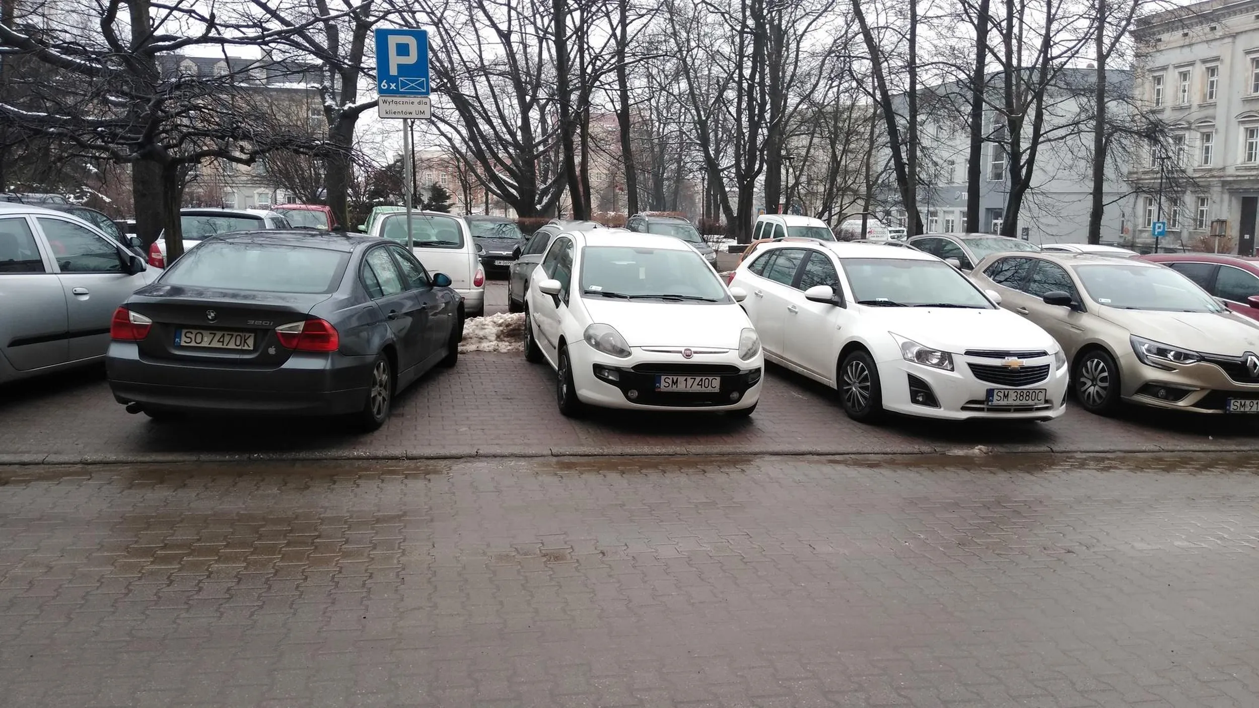 Tak parkuje ciul ze sosnowca.