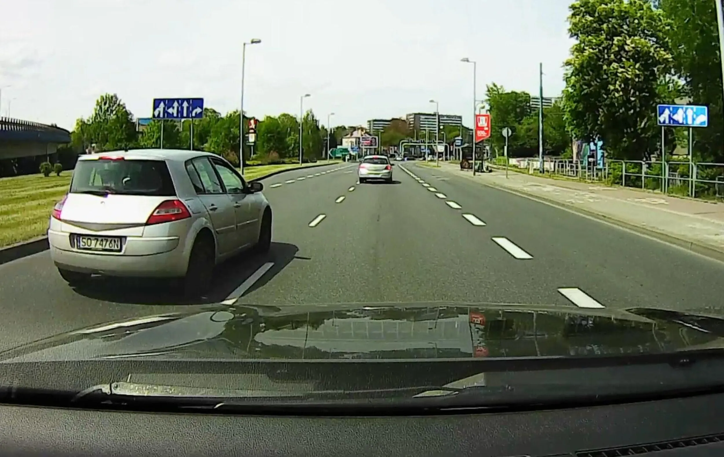 Ciśnie na czerwonym w Katowicach na pełnym gazie